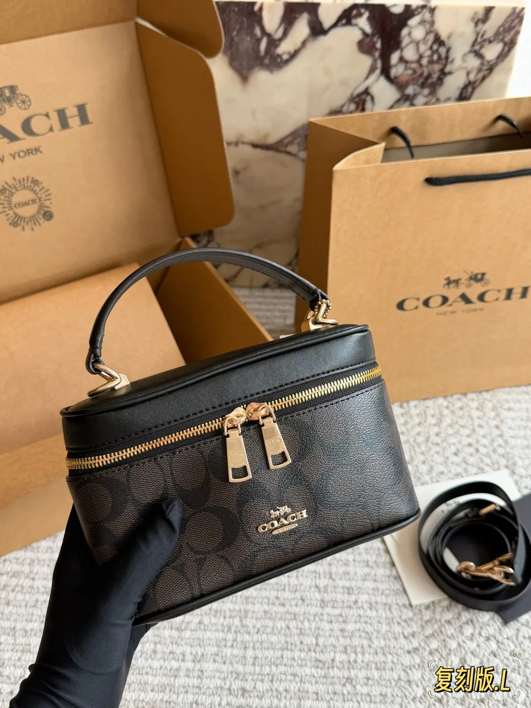 COACH Rainer Signature Canvas Box Bag D28511090 — view 3