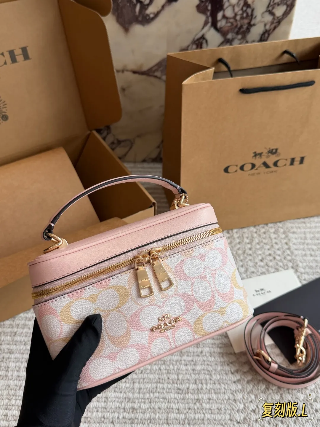 COACH Rainer Signature Canvas Box Bag D28511090 — view 4