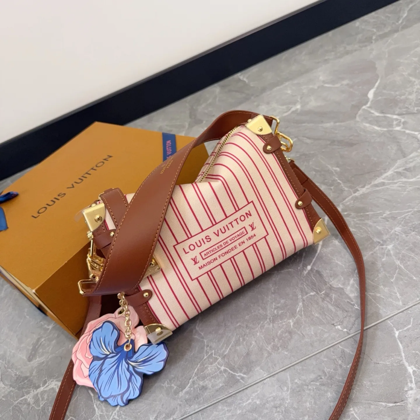 Louis Vuitton Trunk Soft Box Bag D31011010