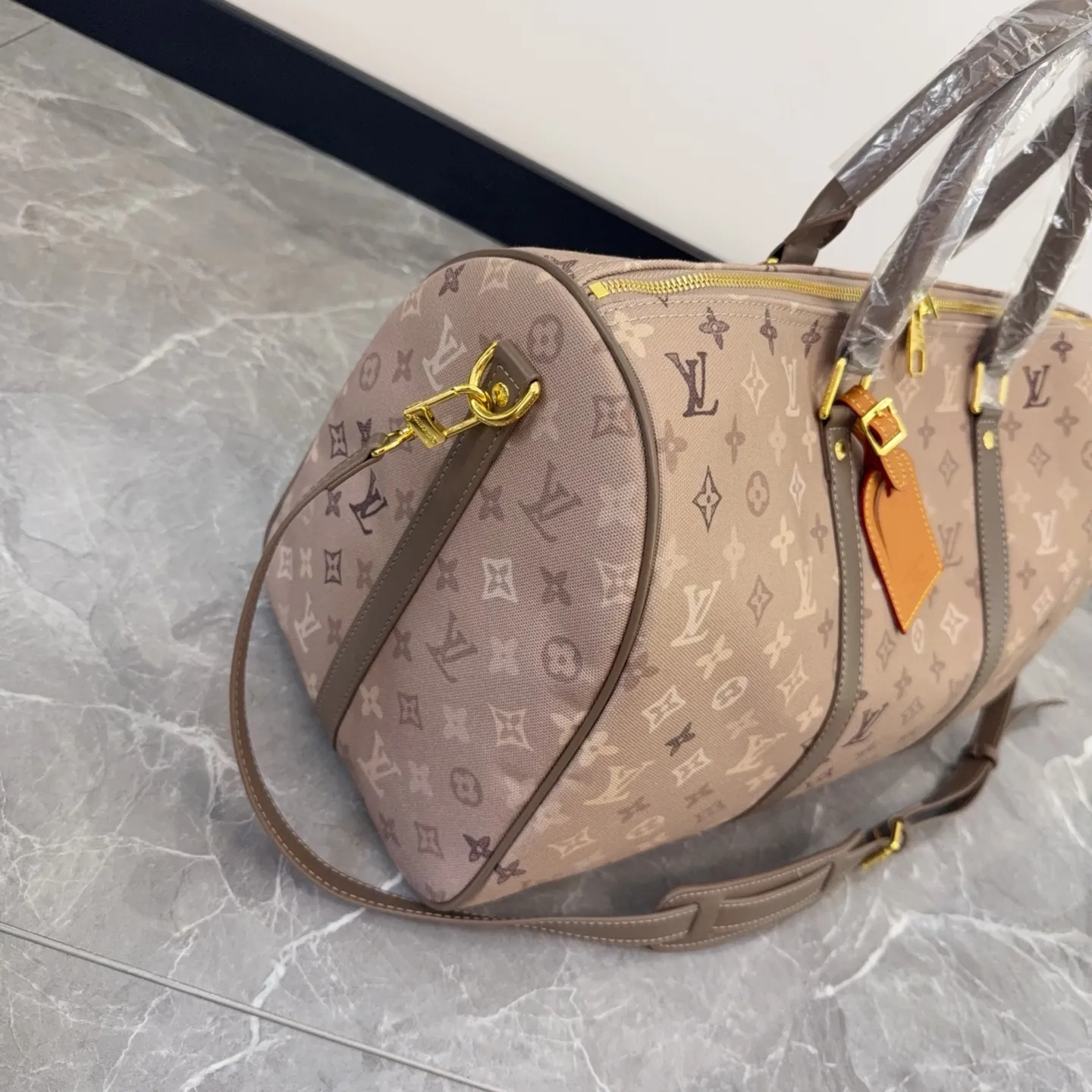 LV Monogram Travel Bag D28511093 — view 6