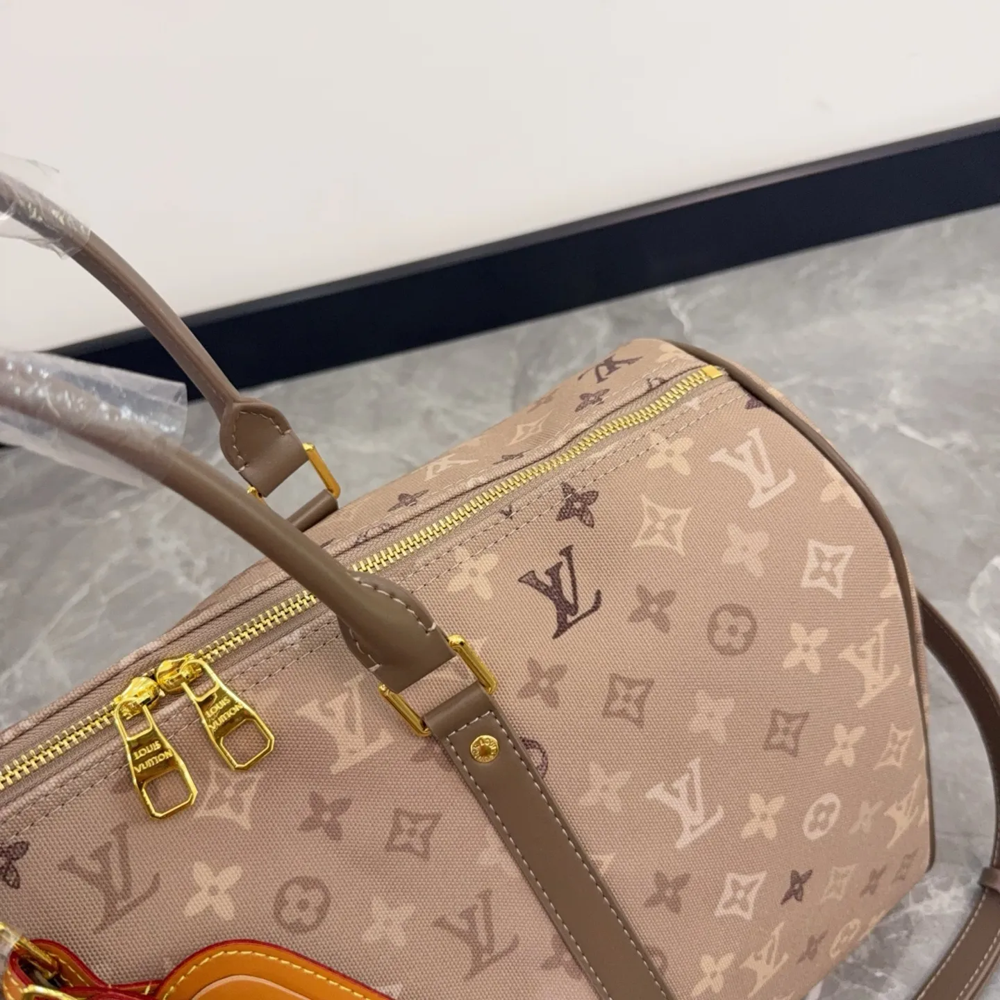 LV Monogram Travel Bag D28511093 — view 7