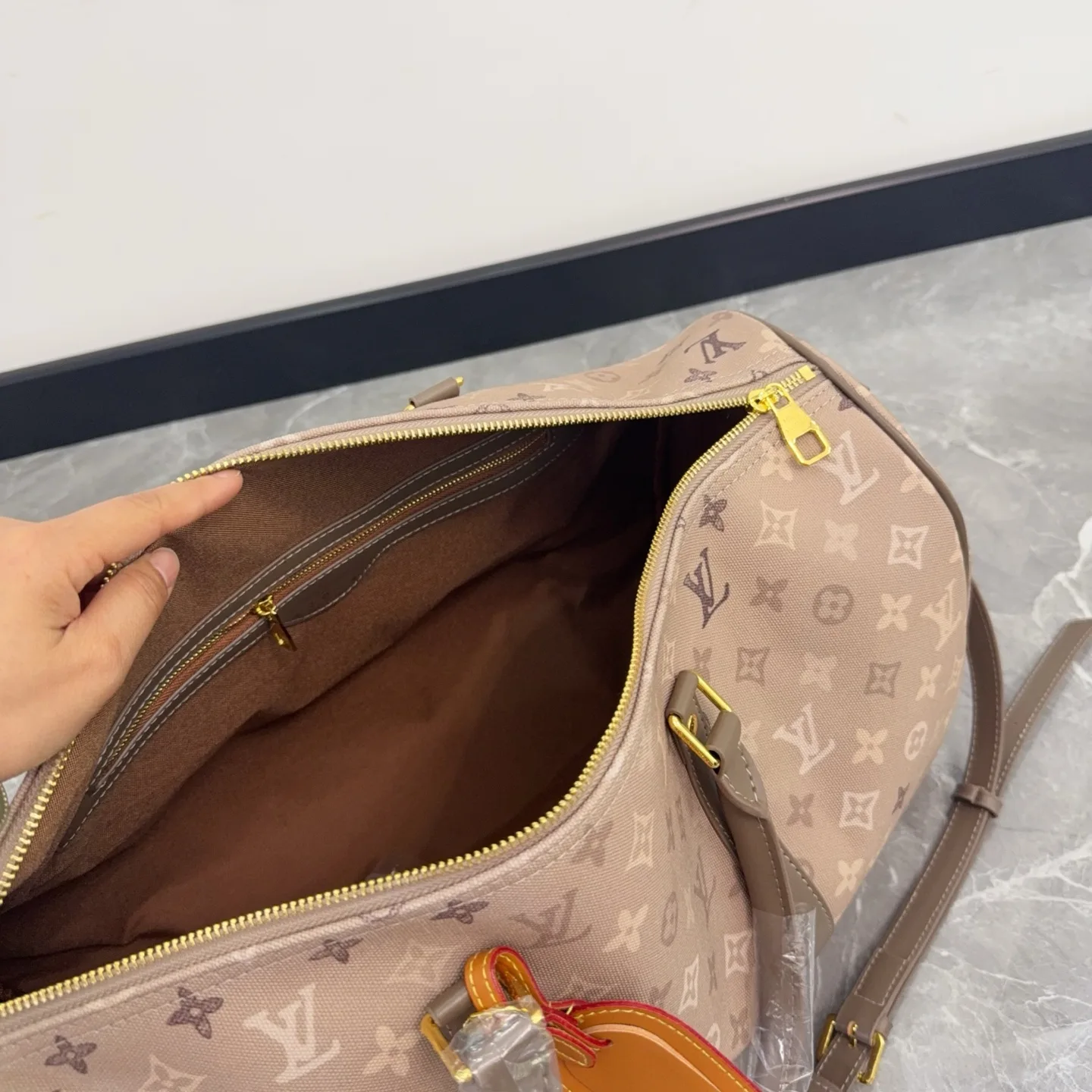 LV Monogram Travel Bag D28511093 — view 9