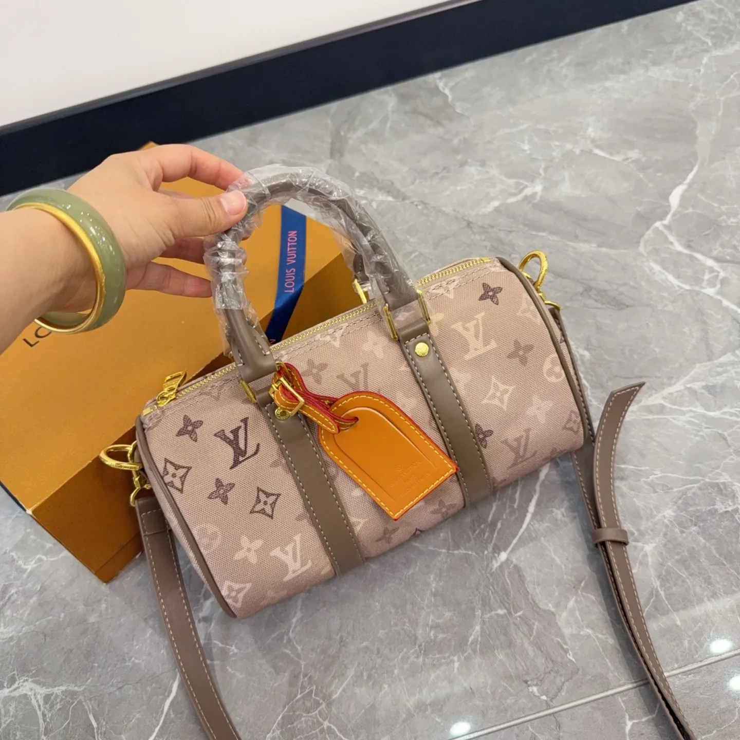 Louis Vuitton Keepall Bandoulière 25 Bag D26511094