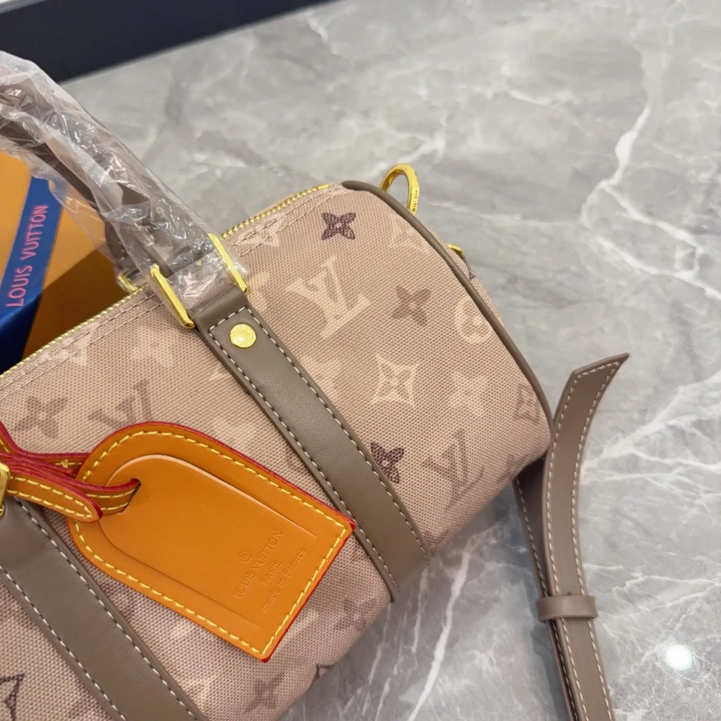 Louis Vuitton Keepall Bandoulière 25 Bag D26511094 — view 2