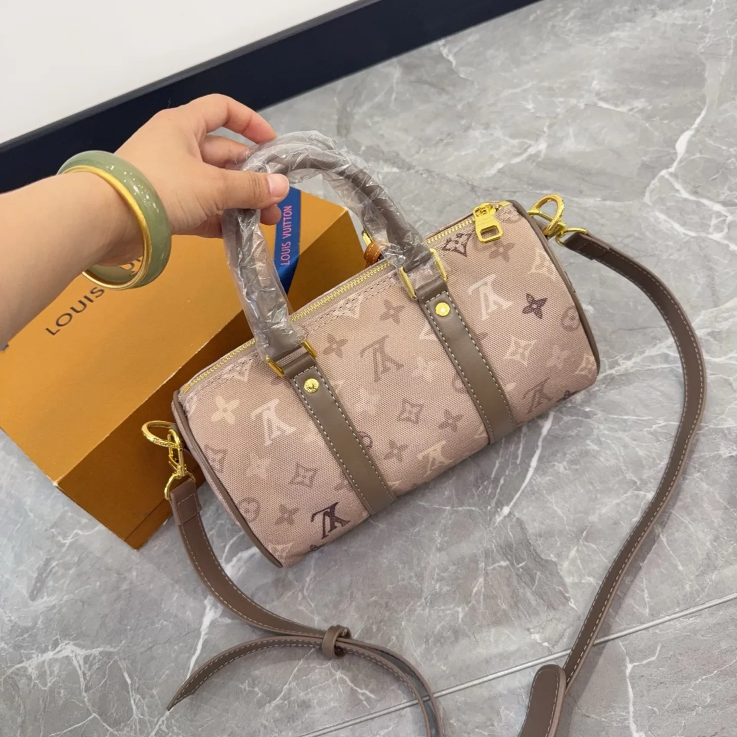 Louis Vuitton Keepall Bandoulière 25 Bag D26511094 — view 5