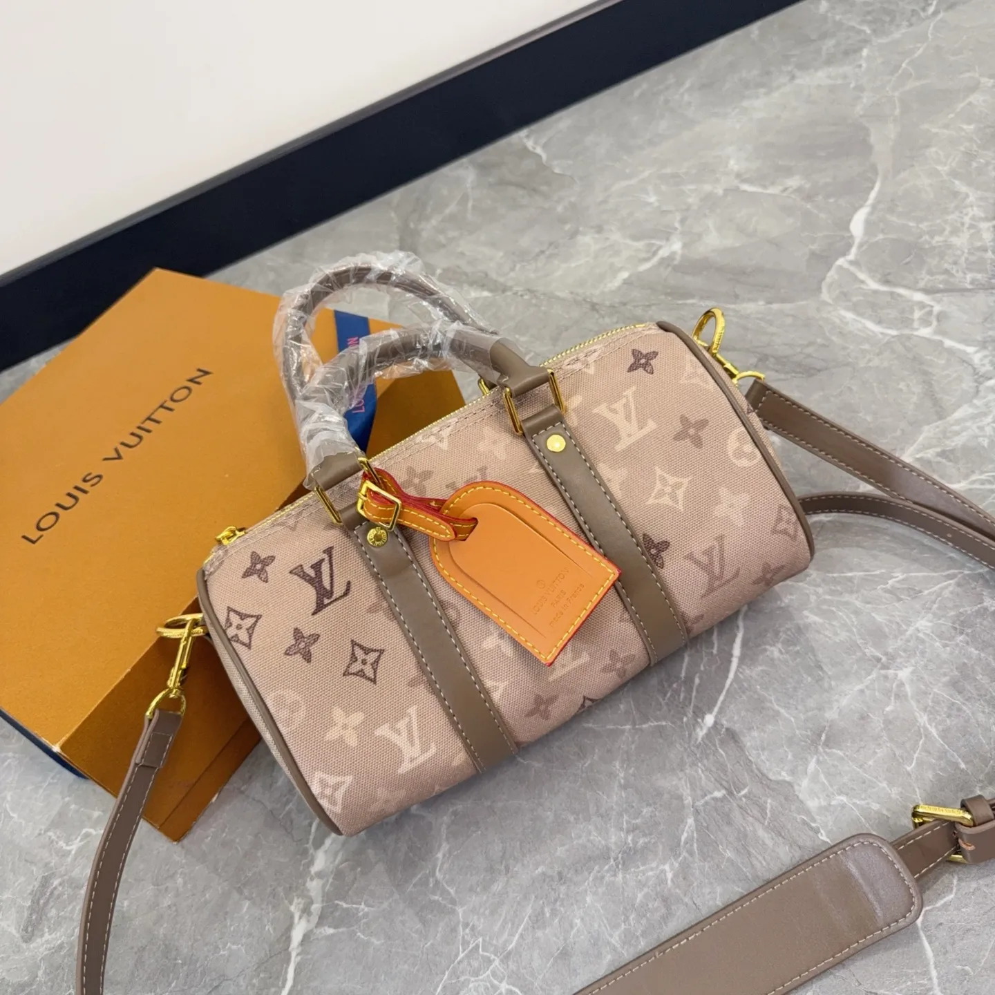 Louis Vuitton Keepall Bandoulière 25 Bag D26511094 — view 9