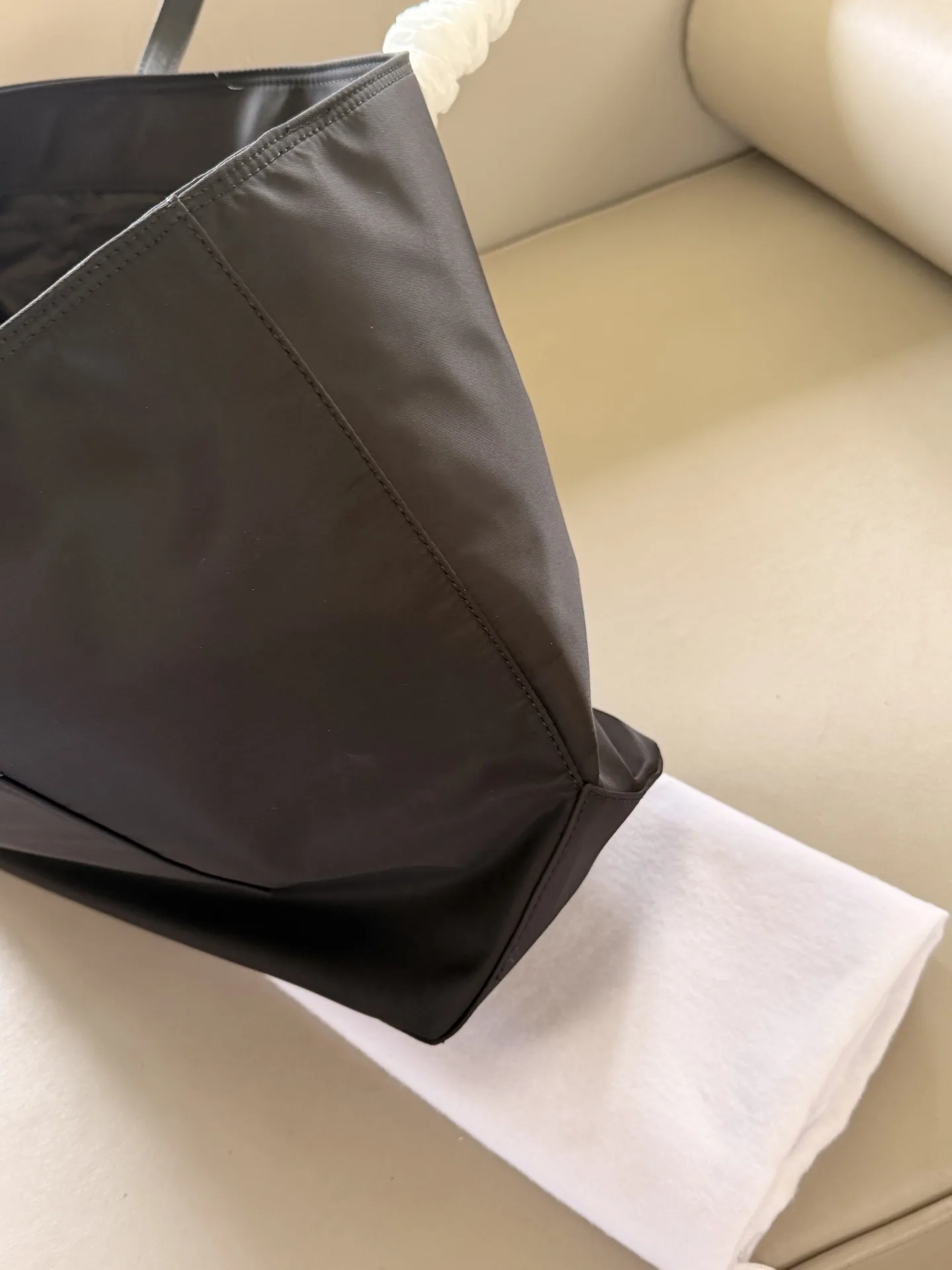 Prada Classic Nylon Tote Bag D32011099 — view 8