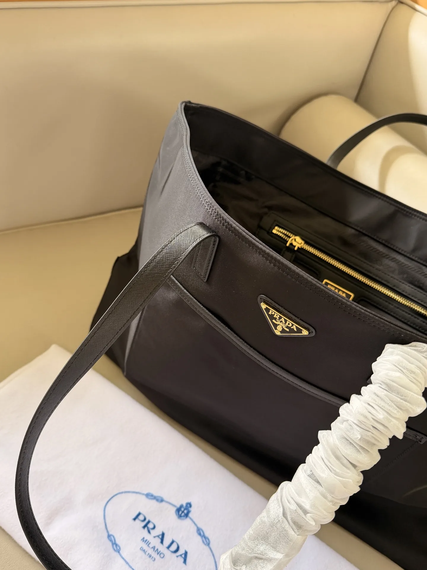 Prada Classic Nylon Tote Bag D32011099 — view 9
