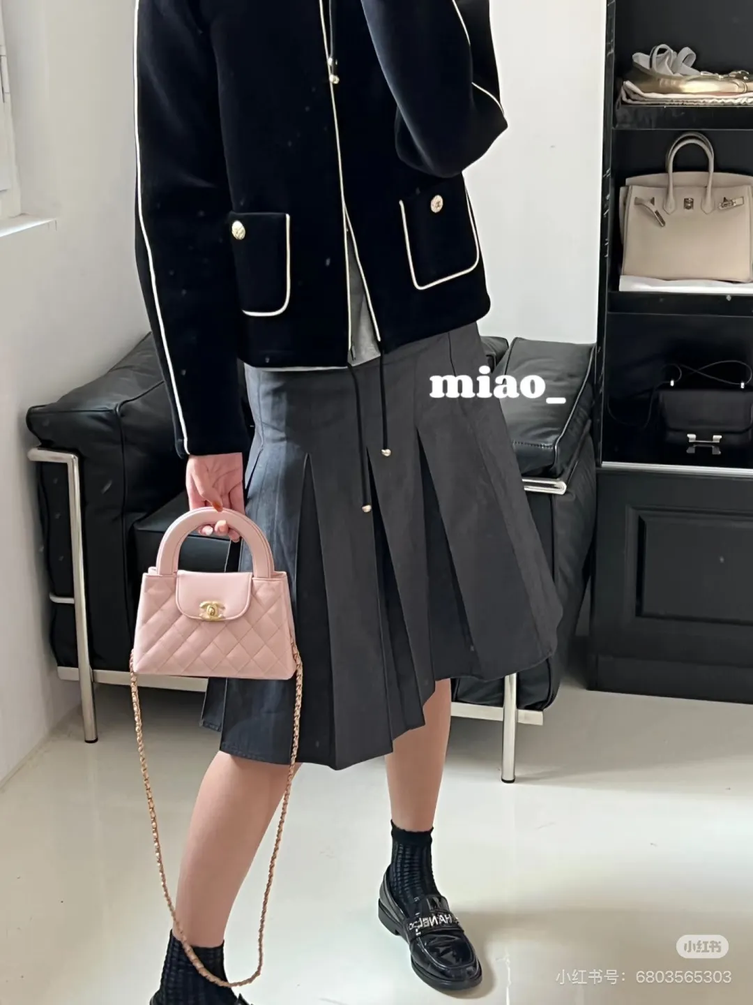 Chanel Kelly Quilted Top-Handle Bag D31011008 — view 2