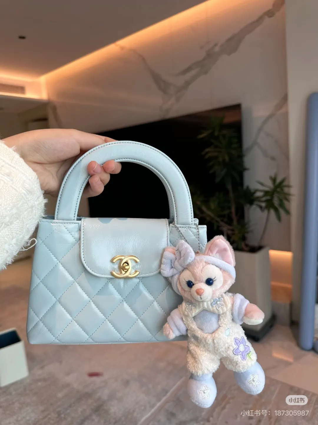 Chanel Kelly Quilted Top-Handle Bag D31011008 — view 3
