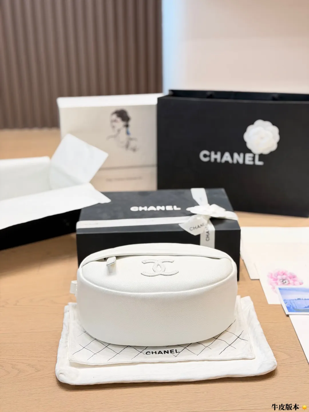 Chanel Crescent Moon Crossbody Bag D27011111 — view 4