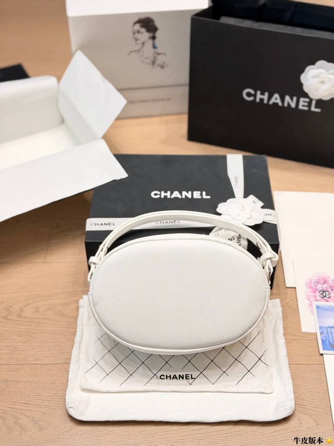 Chanel Crescent Moon Crossbody Bag D27011111 — view 5