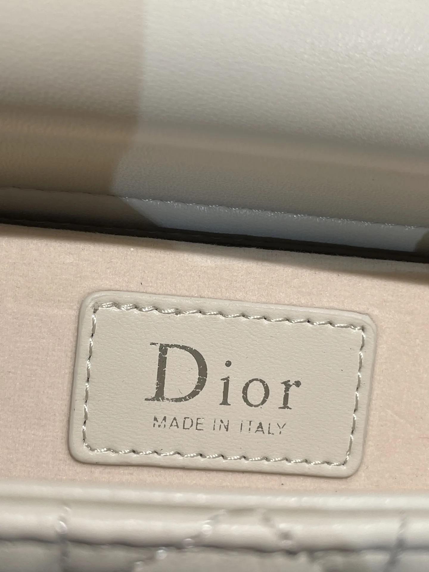 Dior D-Joy Quilted Lady Bag D56011115 — view 3