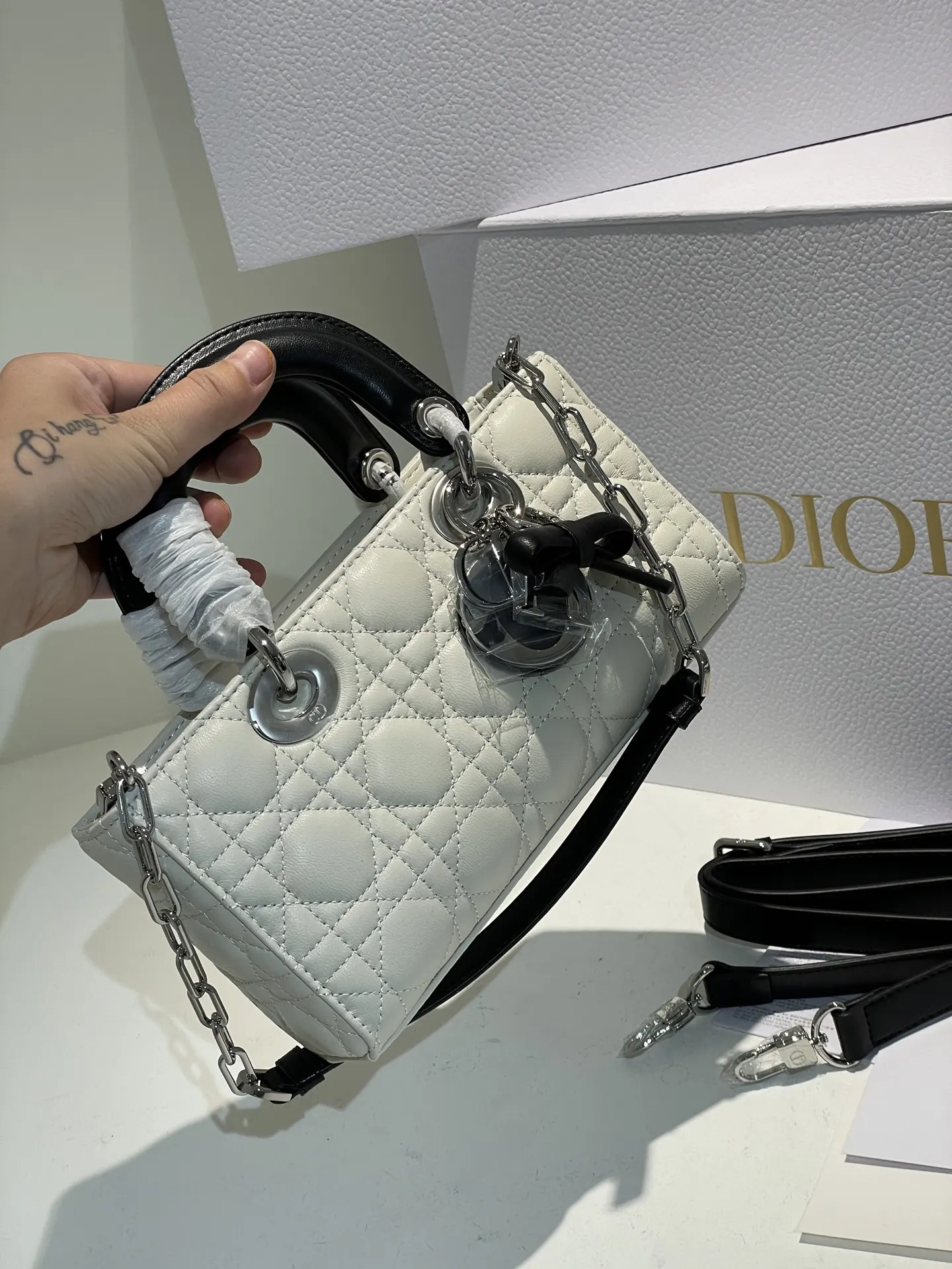 Dior D-Joy Quilted Lady Bag D56011115 — view 8