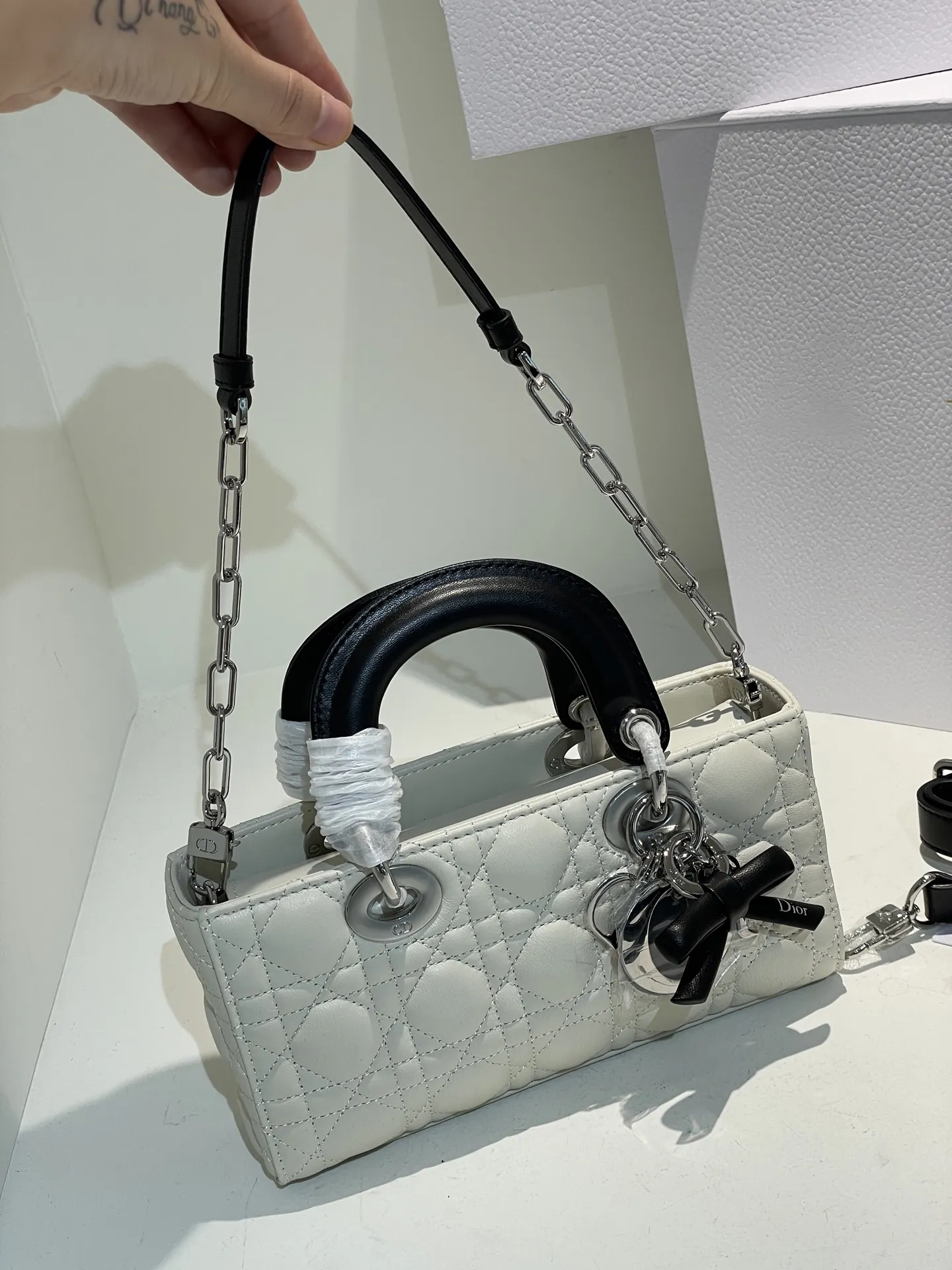 Dior D-Joy Quilted Lady Bag D56011115 — view 9