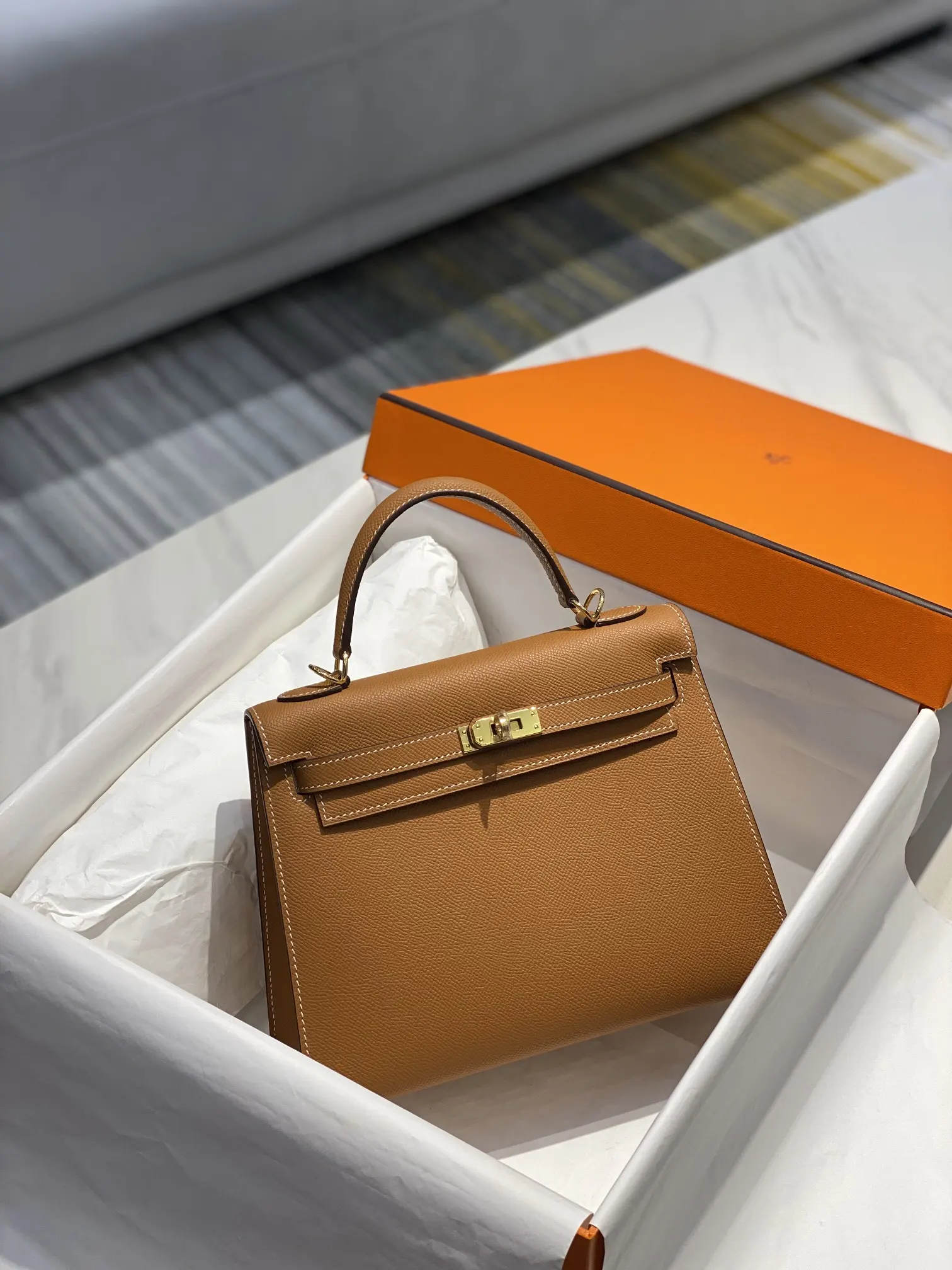 Hermès Kelly Epsom Leather Top-Handle Bag D60011117 — view 3