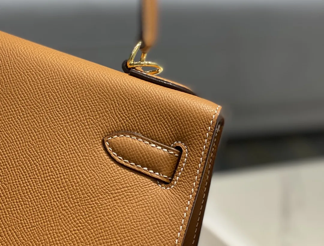 Hermès Kelly Epsom Leather Top-Handle Bag D60011117 — view 6