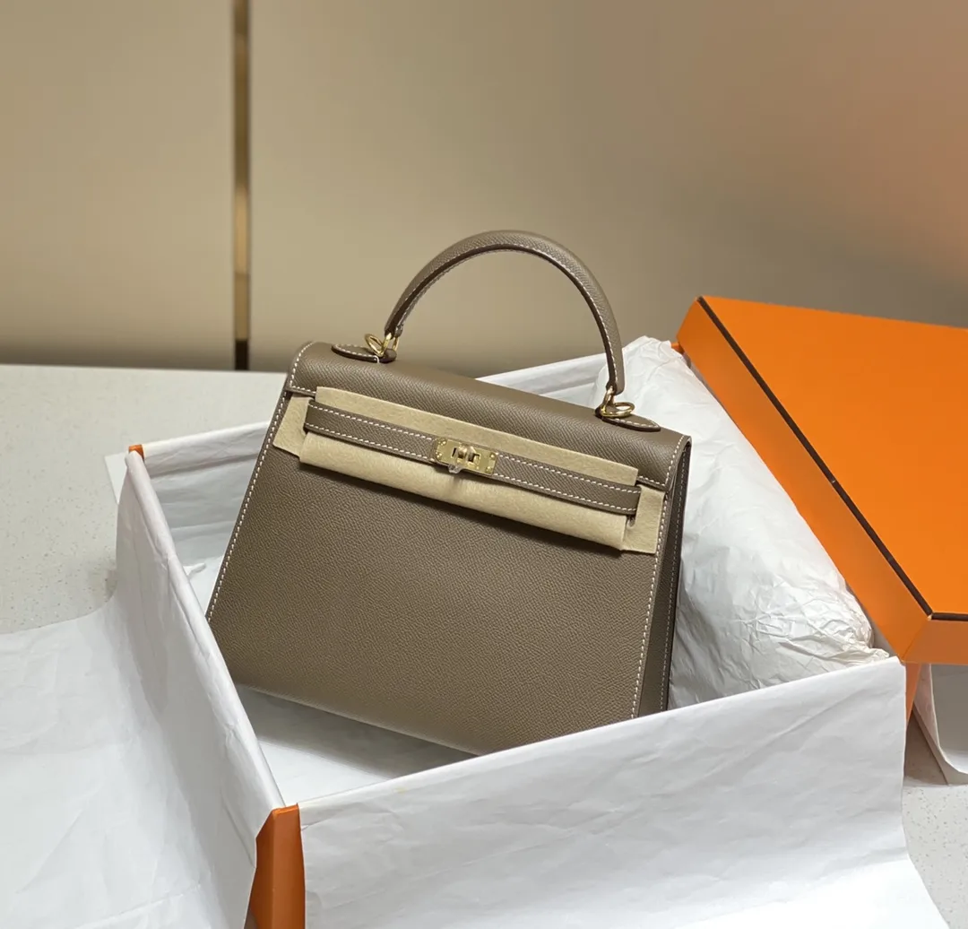 Hermès Kelly Epsom Leather Top-Handle Bag D38011121
