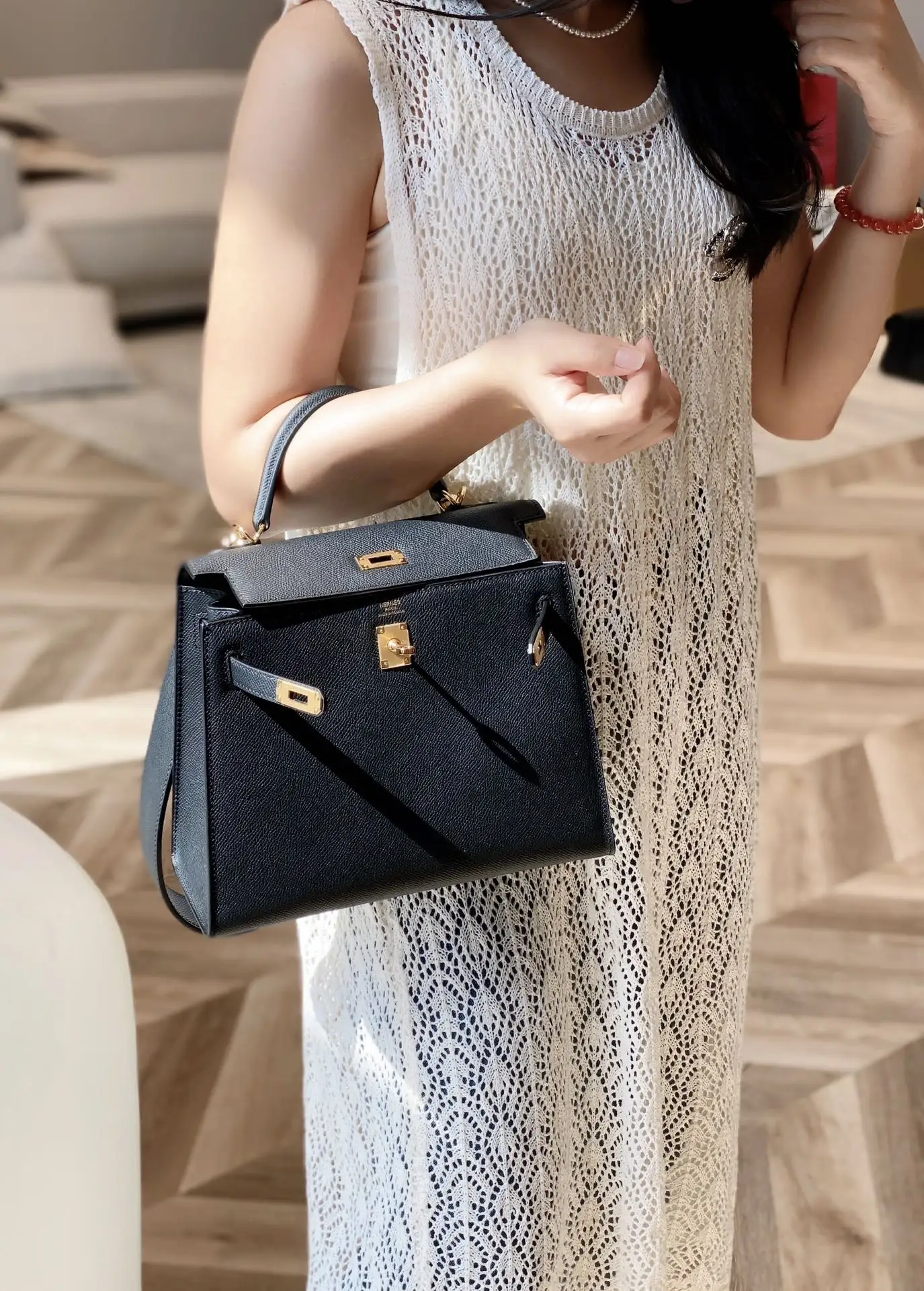 Hermès Kelly Grained Leather Top-Handle Bag D60011122 — view 2