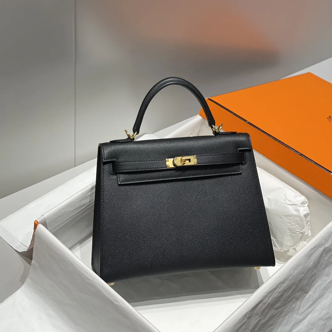 Hermès Kelly Epsom Leather Top-Handle Bag D10011123 — view 3