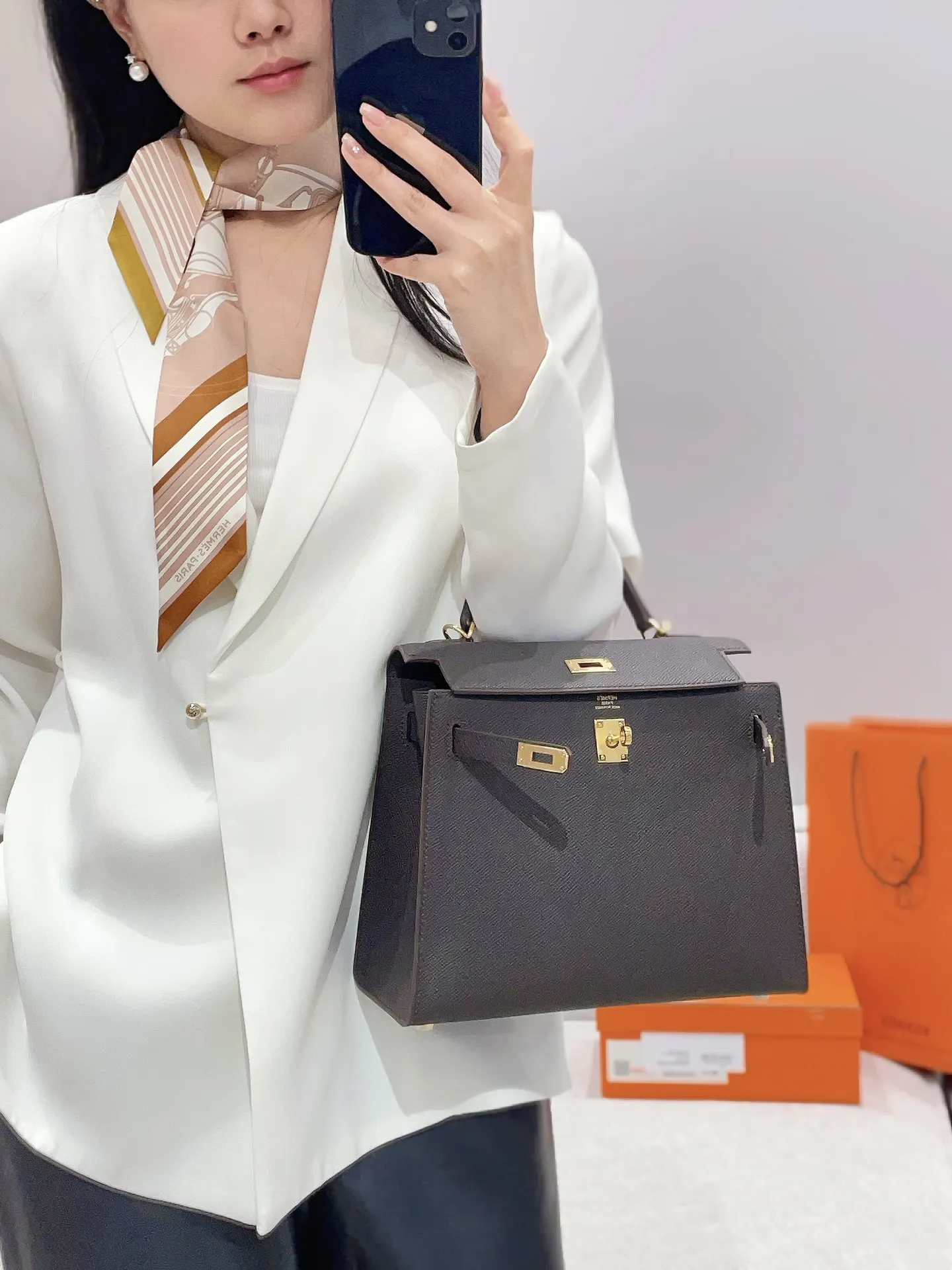 Hermès Kelly Palmellato Leather Bag D60011126 — view 2