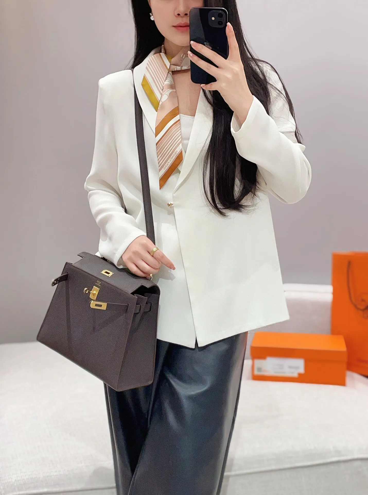 Hermès Kelly Palmellato Leather Bag D60011126 — view 3