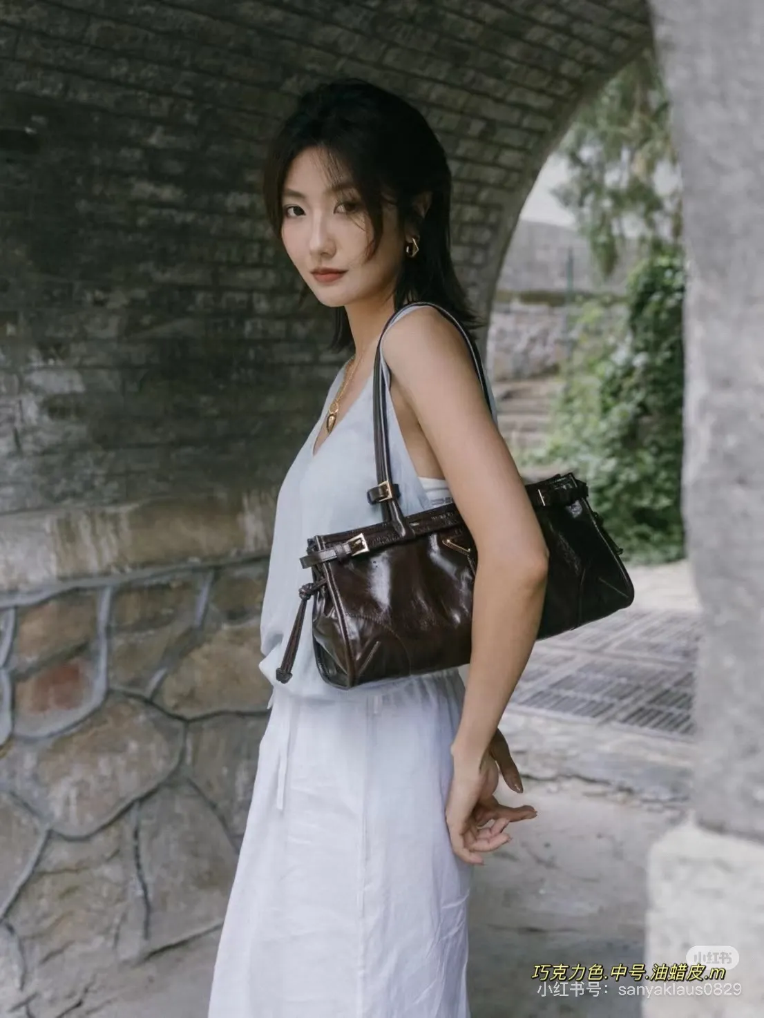 Prada Oiled Leather Shoulder Bag D44011129