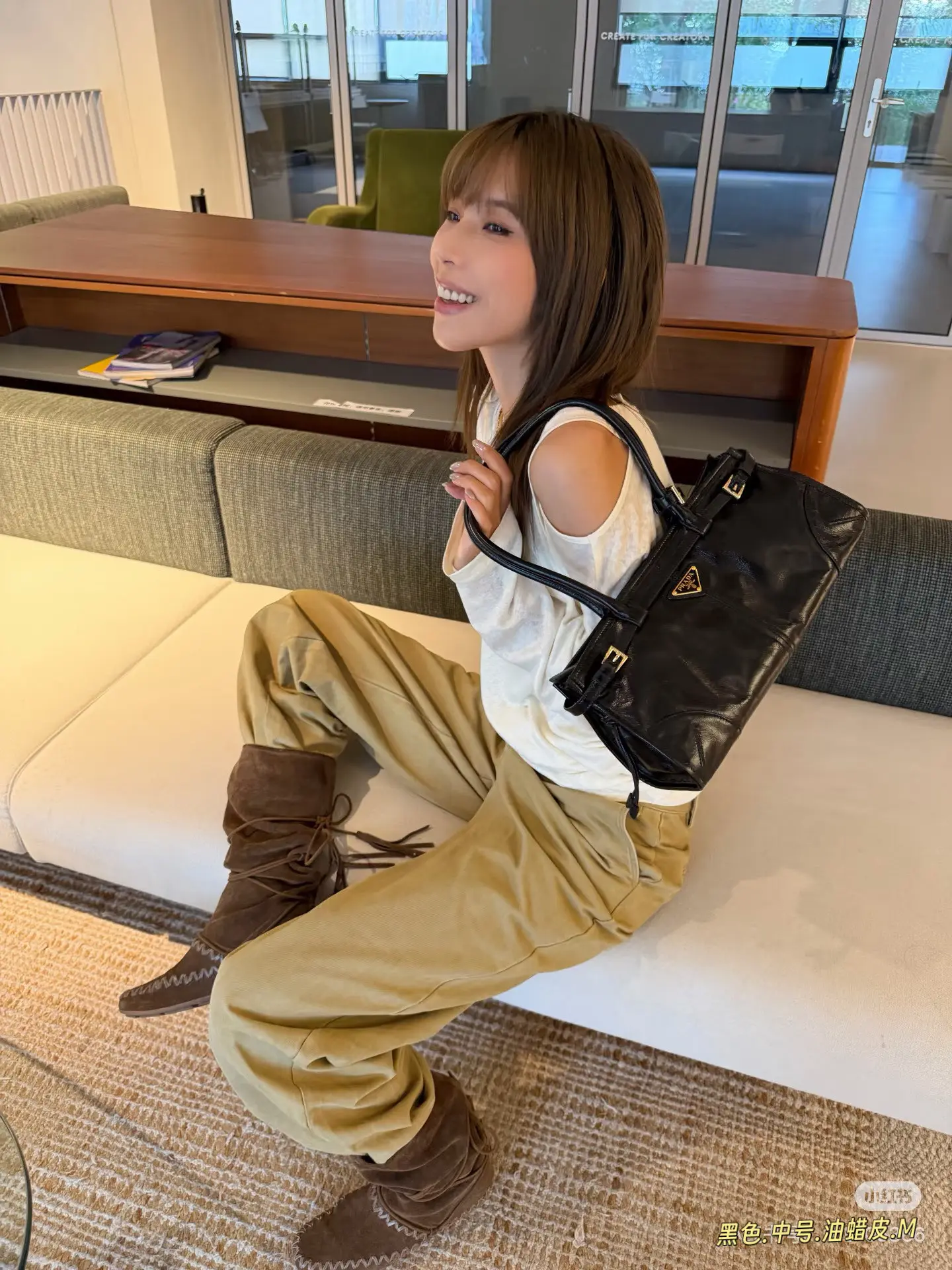 Prada Oiled Leather Shoulder Bag D44011131 — view 2