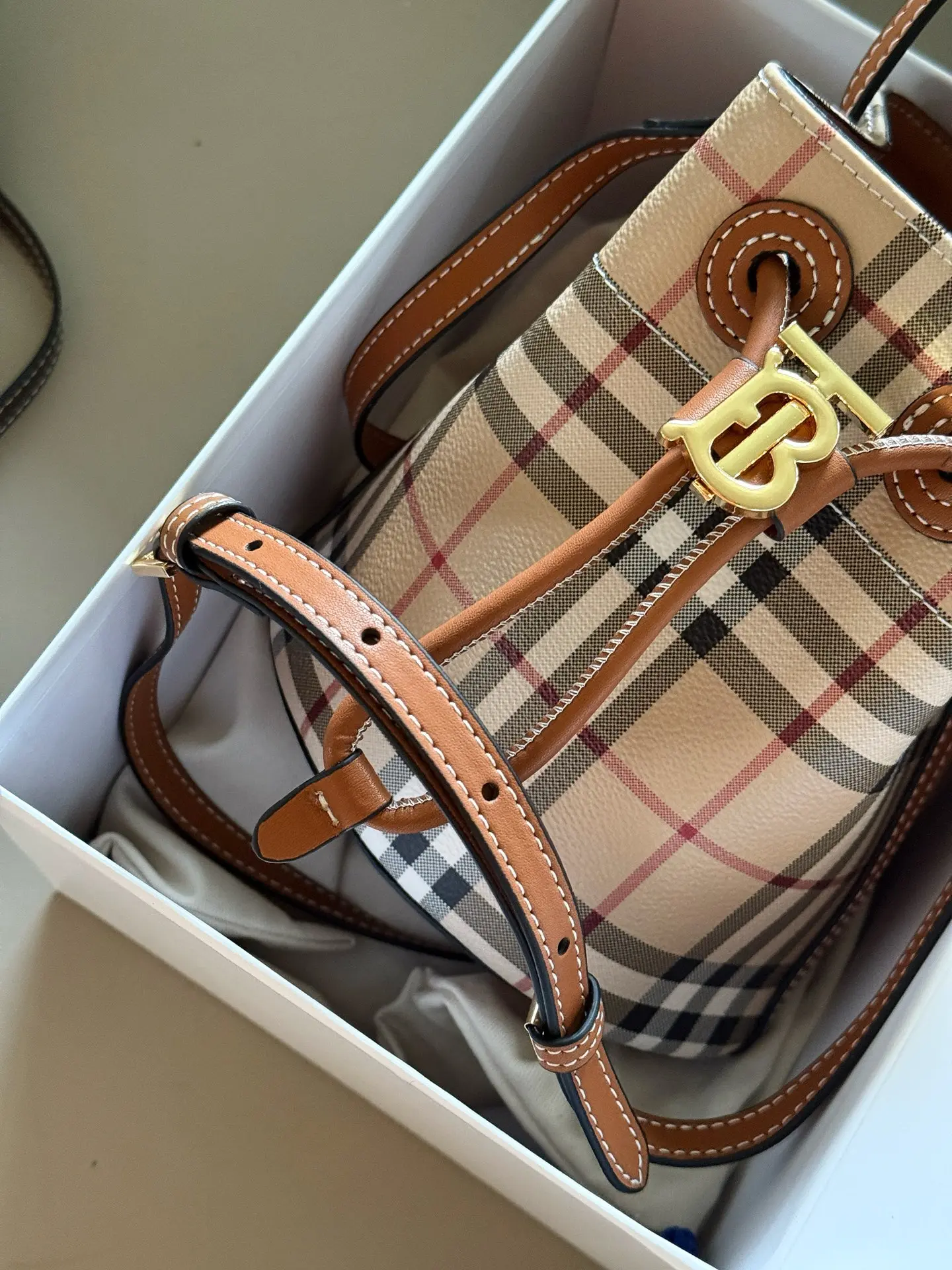 Burberry Check Drawstring Bucket Bag D29011007 — view 3