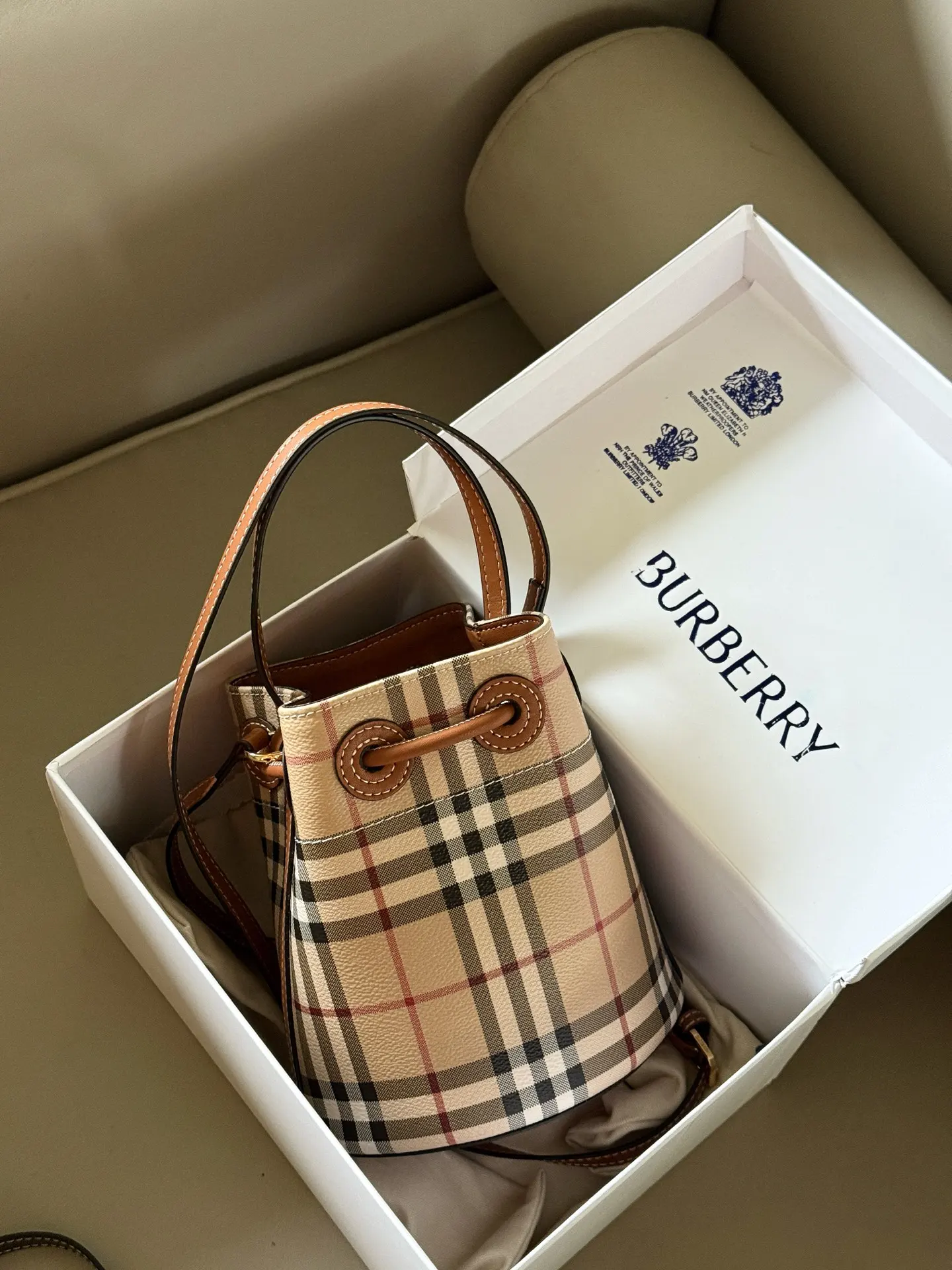 Burberry Check Drawstring Bucket Bag D29011007 — view 5