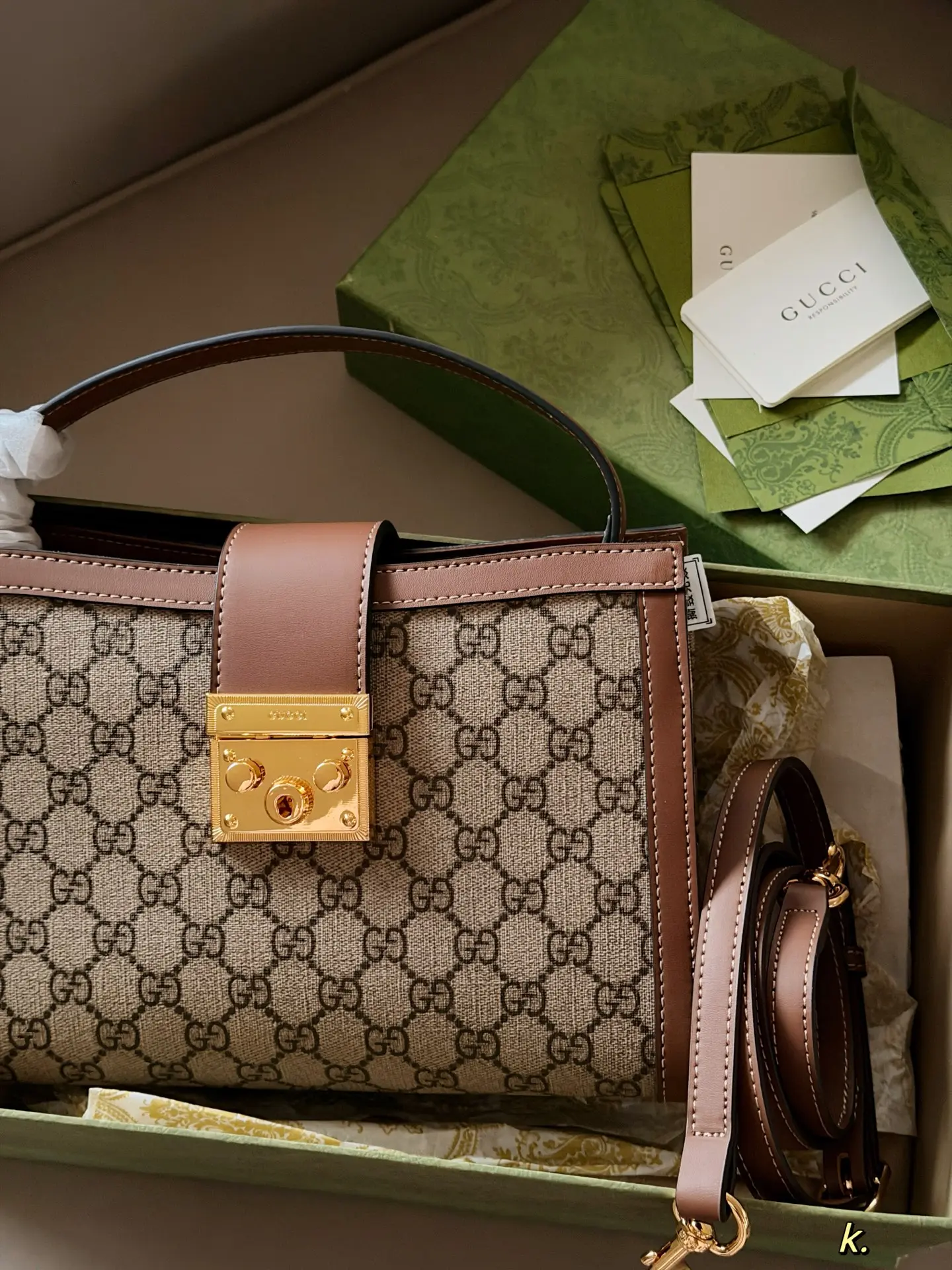 Gucci GG Padlock Top-Handle Tote Bag D35511148 — view 2