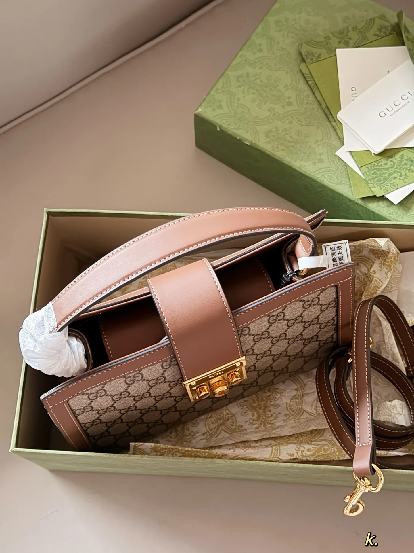 Gucci GG Padlock Top-Handle Tote Bag D35511148 — view 4