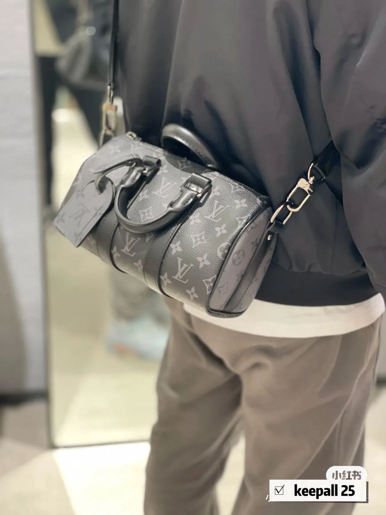 Louis Vuitton Monogram Eclipse Keepall Bandoulière 25 Bag D33011149
