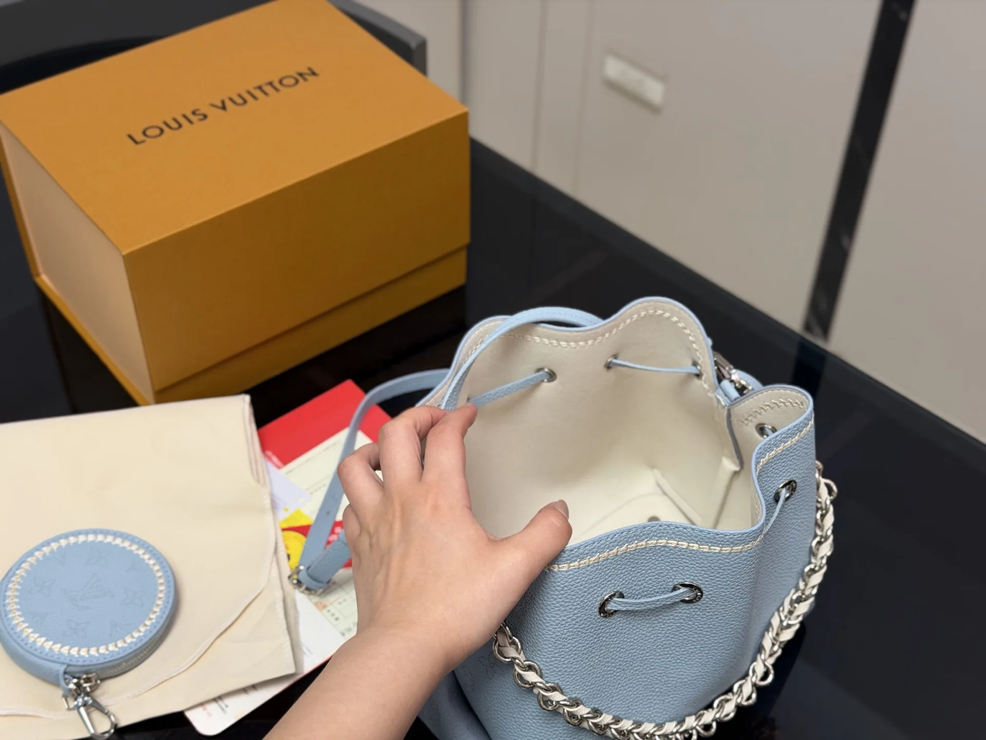 Louis Vuitton Bella Moonlight Hollow Bucket Bag D32011161 — view 4