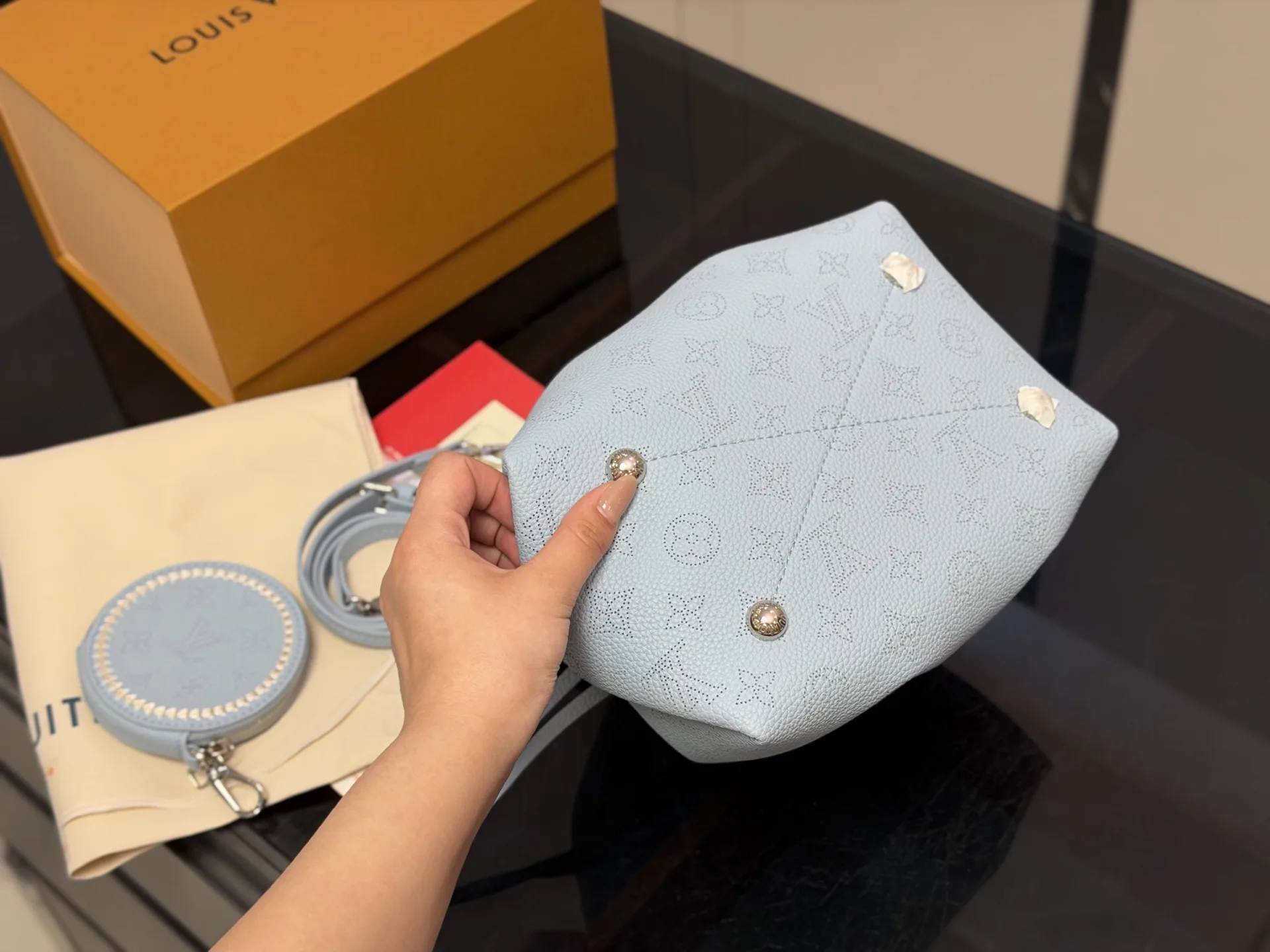 Louis Vuitton Bella Moonlight Hollow Bucket Bag D32011161 — view 9