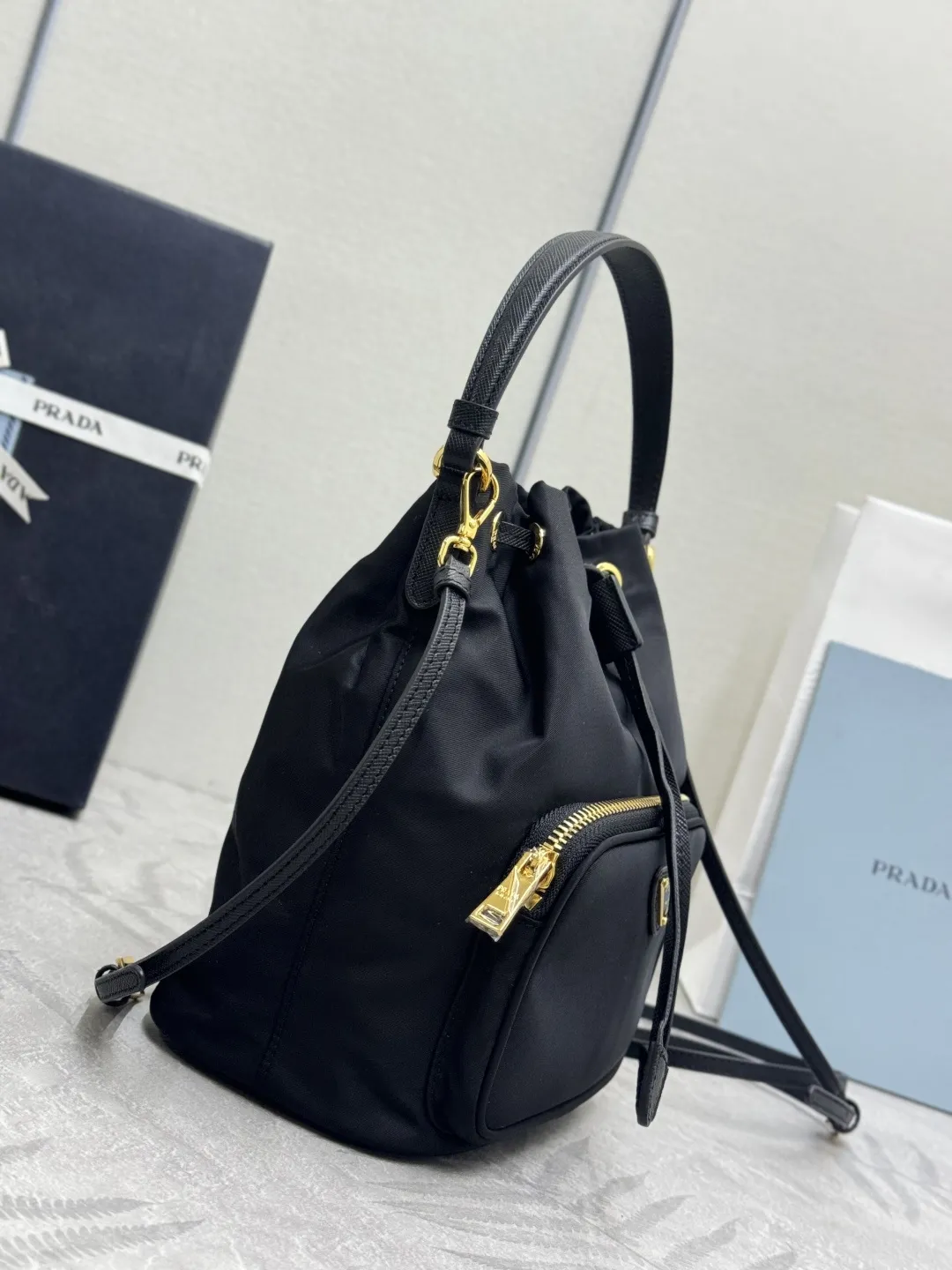 Nylon Drawstring Bucket Bag D64011032 — view 4