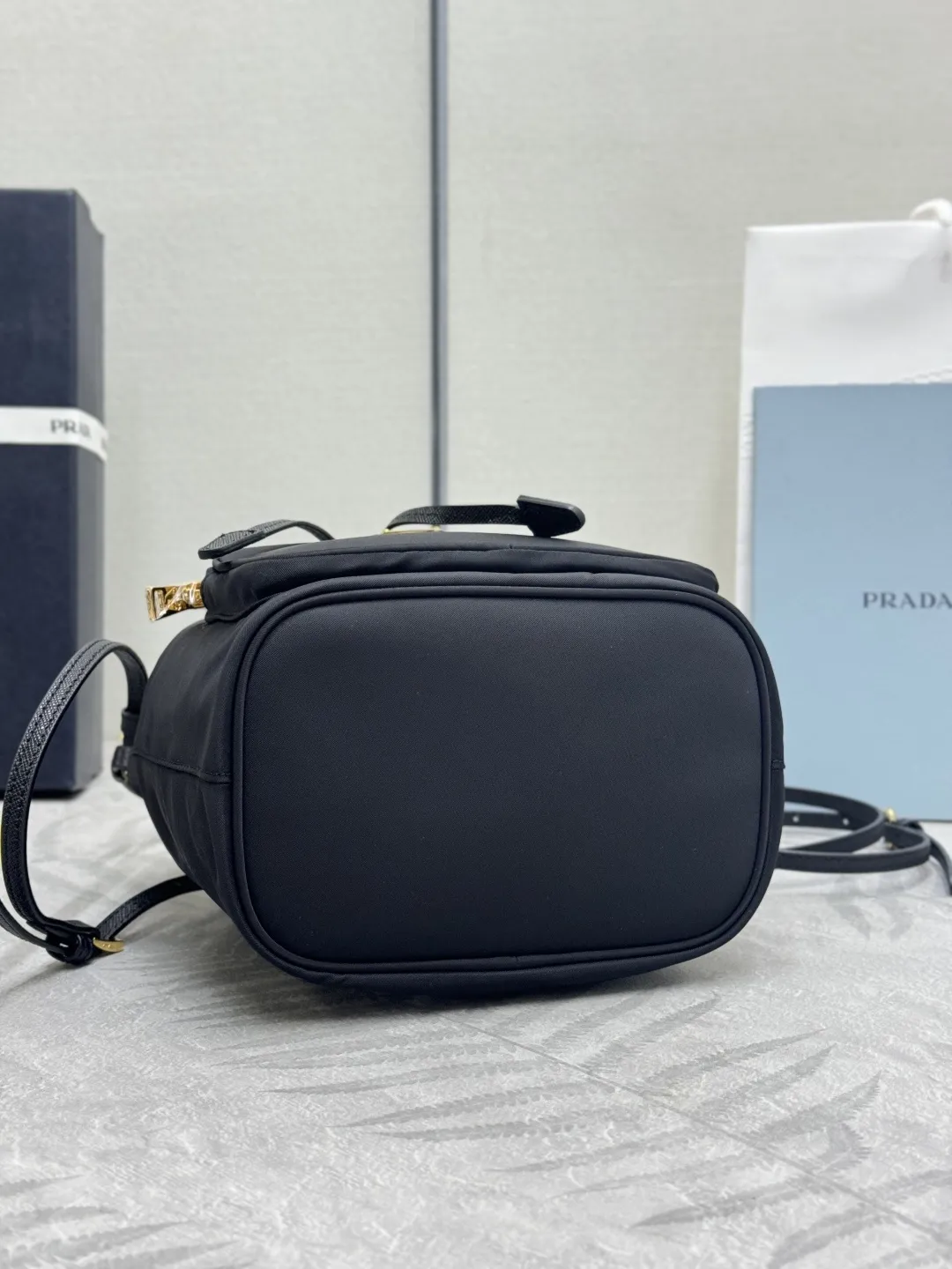Nylon Drawstring Bucket Bag D64011032 — view 6
