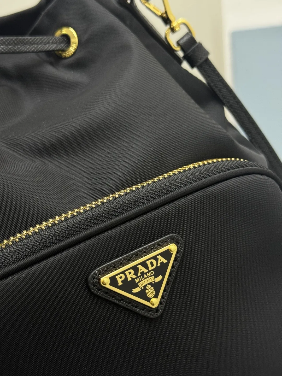 Nylon Drawstring Bucket Bag D64011032 — view 7