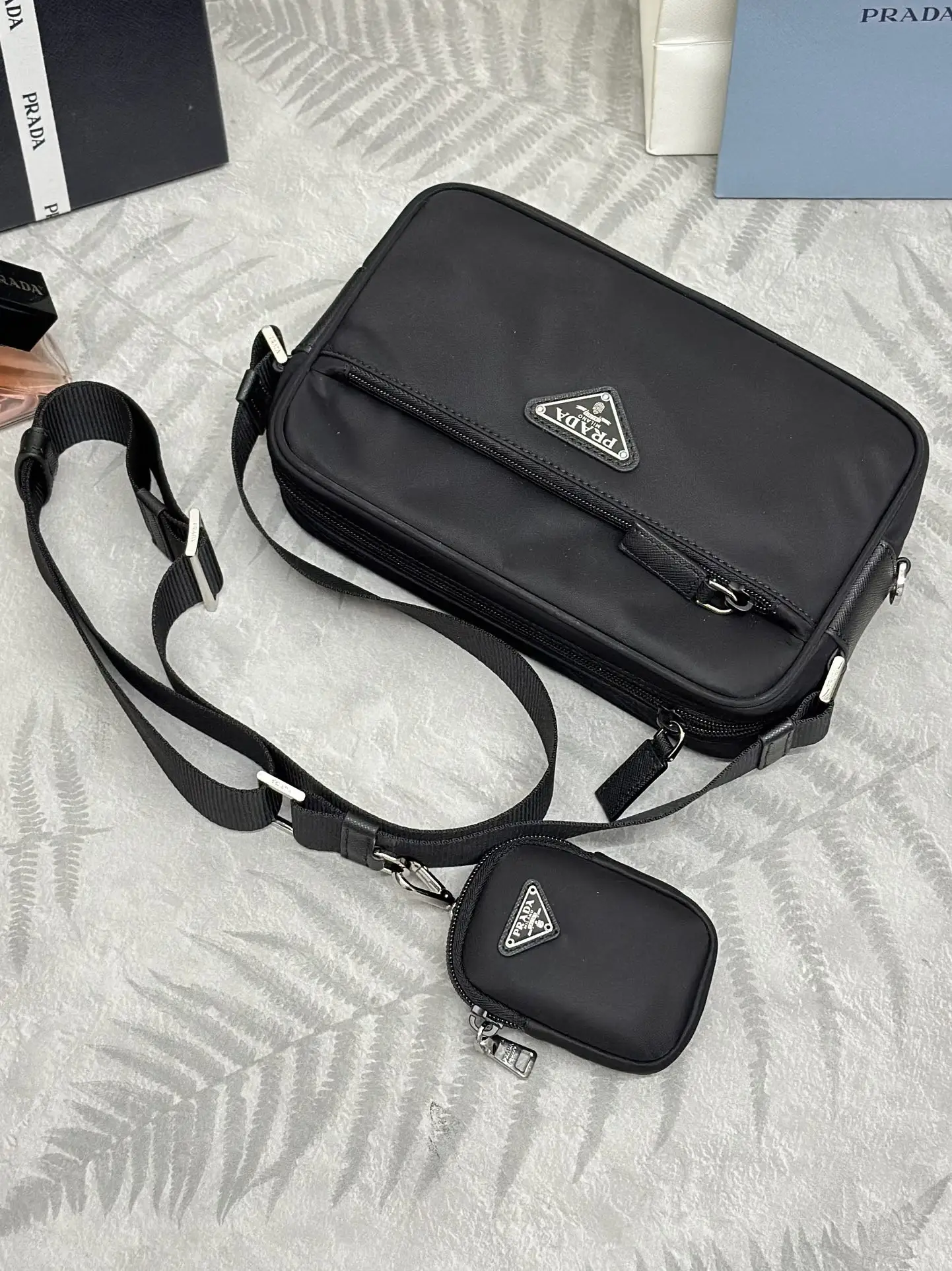 Re-Nylon Three-in-One Shoulder Bag D67011167 — view 4