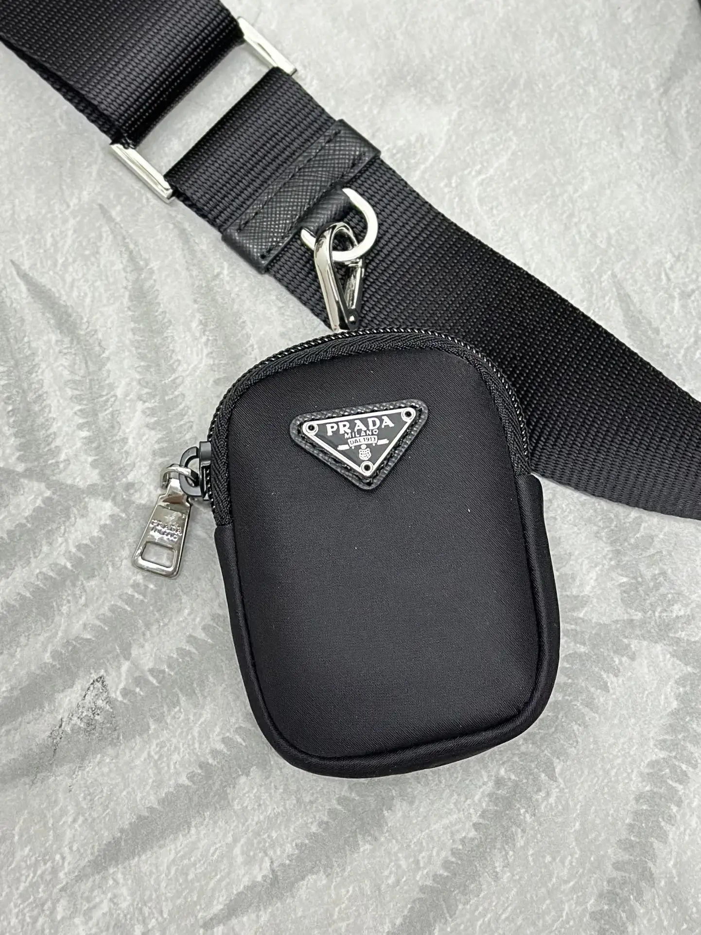 Re-Nylon Three-in-One Shoulder Bag D67011167 — view 6