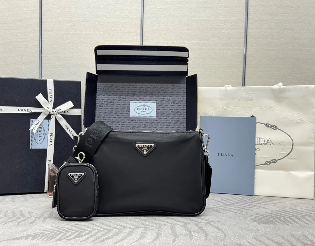 Re-Edition 2005 Nylon Crossbody Bag D64011169