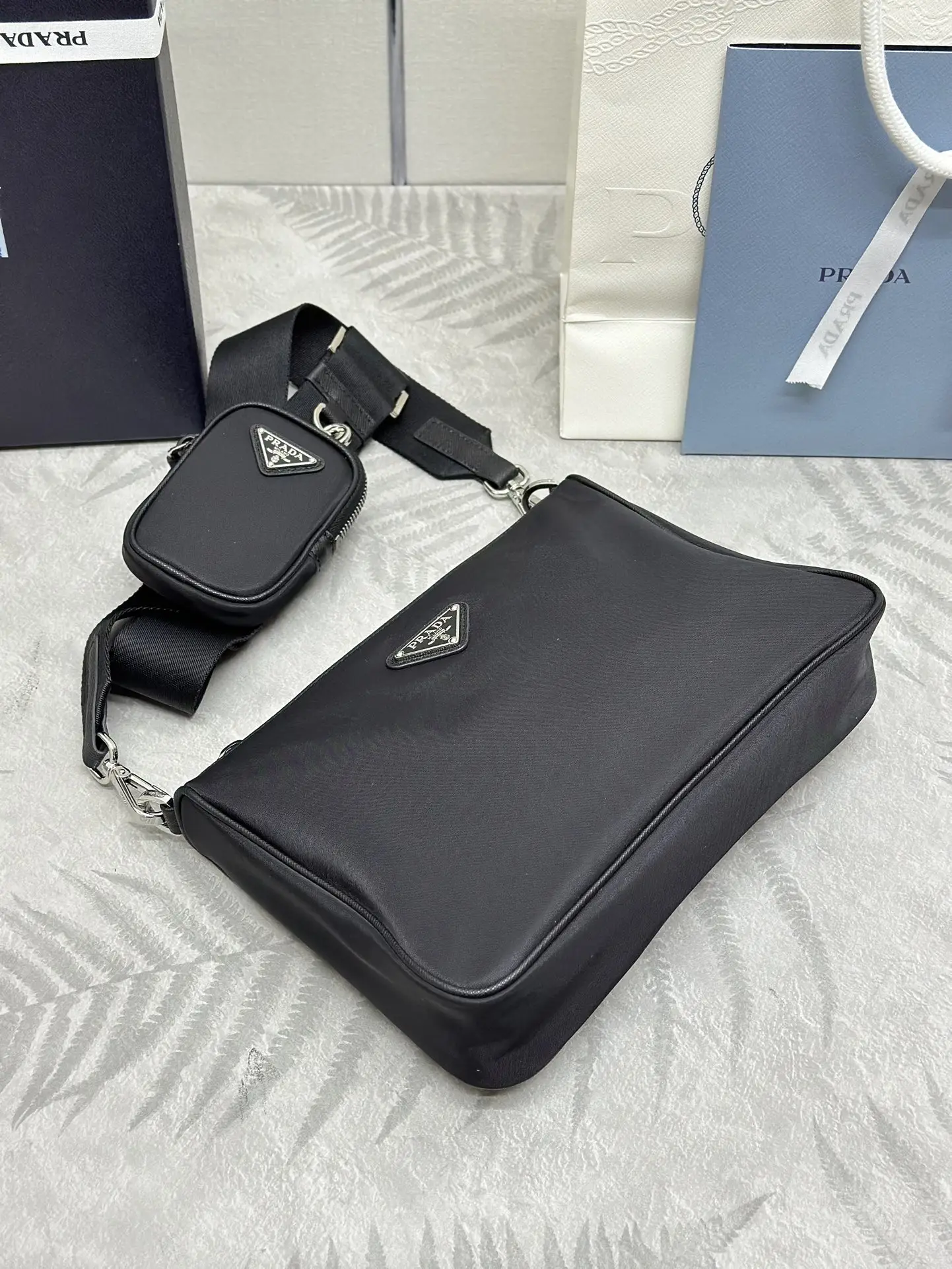 Re-Edition 2005 Nylon Crossbody Bag D64011169 — view 5