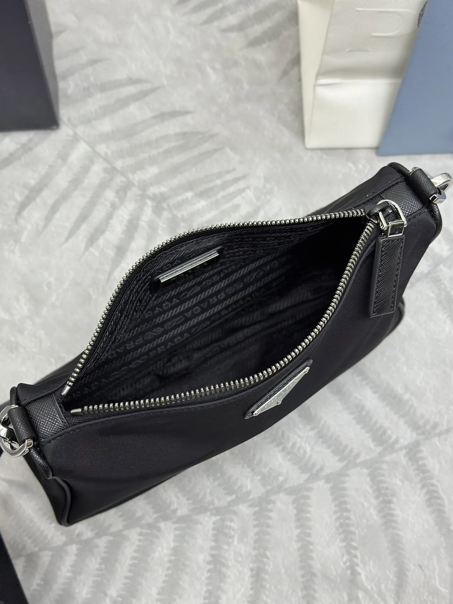 Re-Edition 2005 Nylon Crossbody Bag D64011169 — view 8