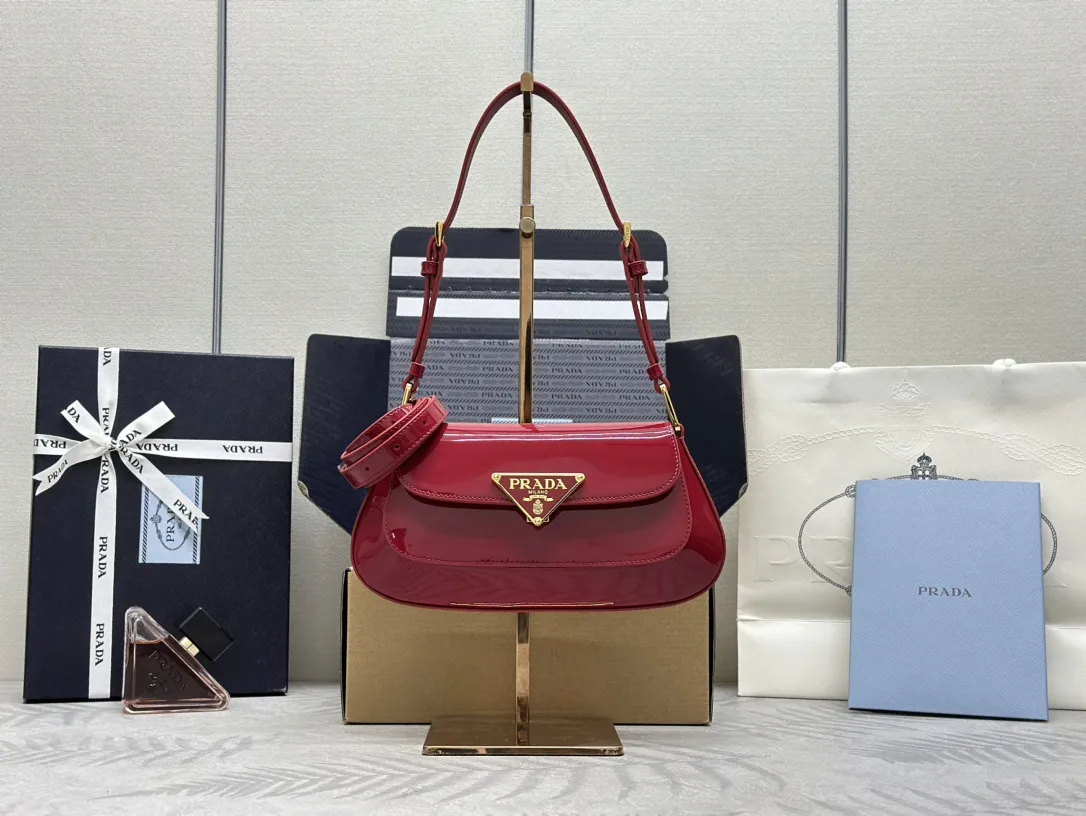 Patent Leather Flap Shoulder Bag D92011172