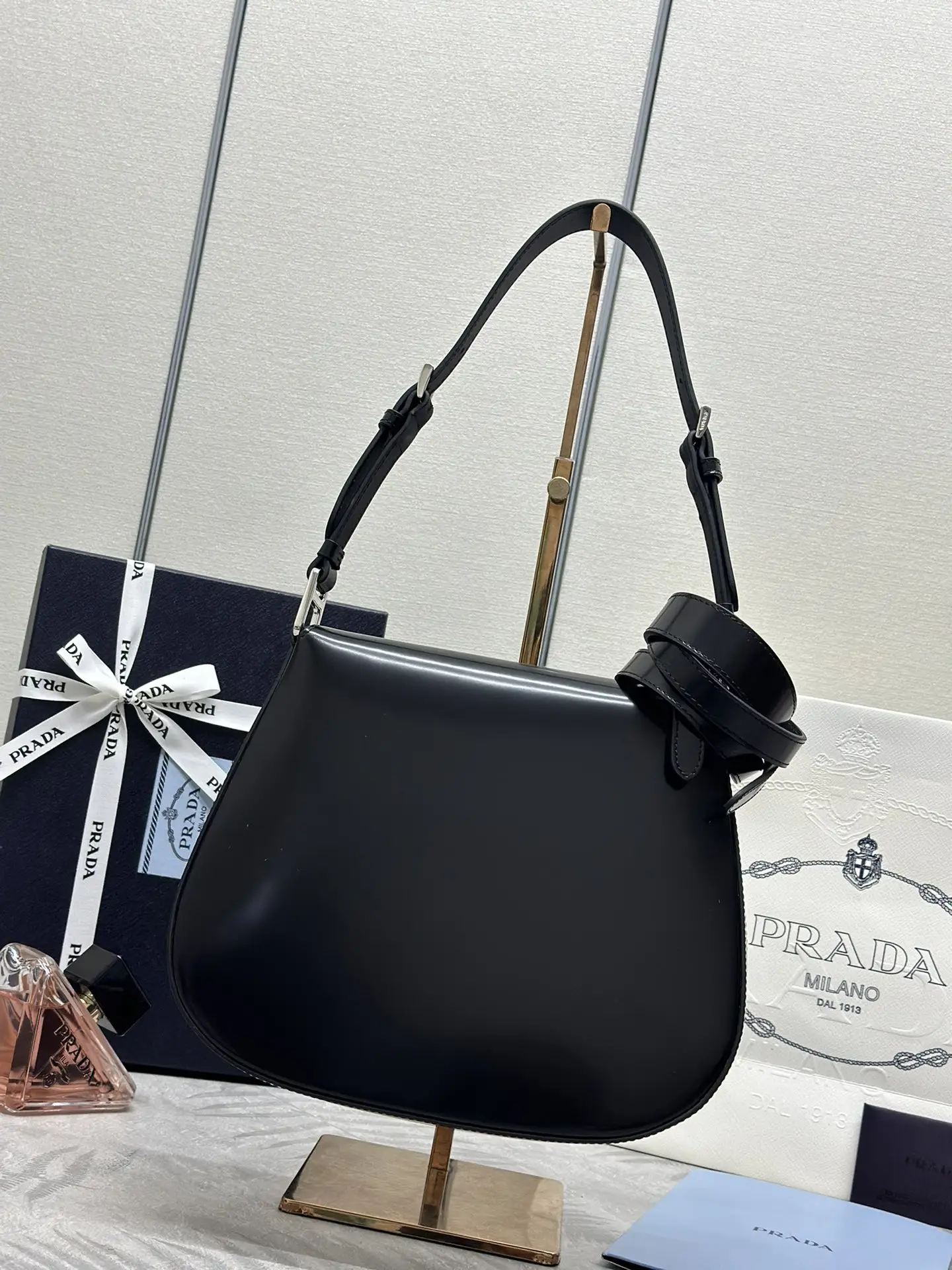 Large Flap Shoulder Bag with Dual Straps D89011174 — view 2