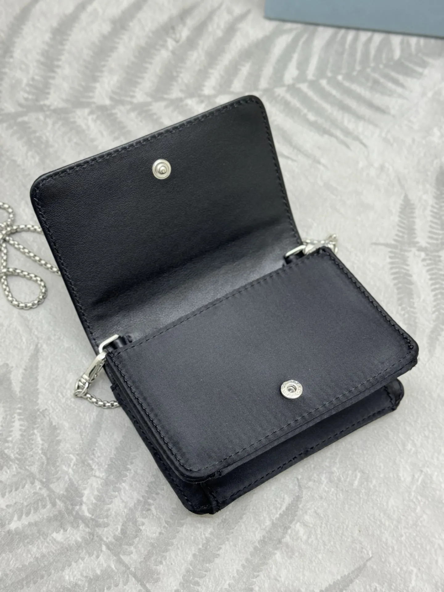 Crystal-Embellished Mini Bag with Detachable Chain D61011181 — view 7