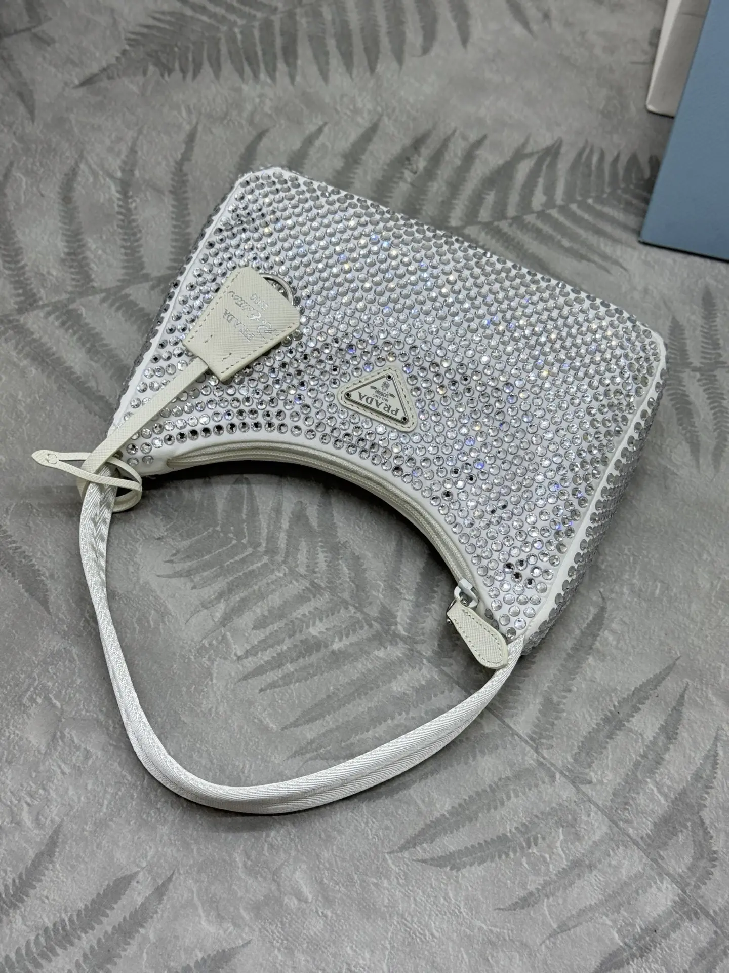 Hobo 2000 Crystal-Embellished Shoulder Bag D59011182 — view 4