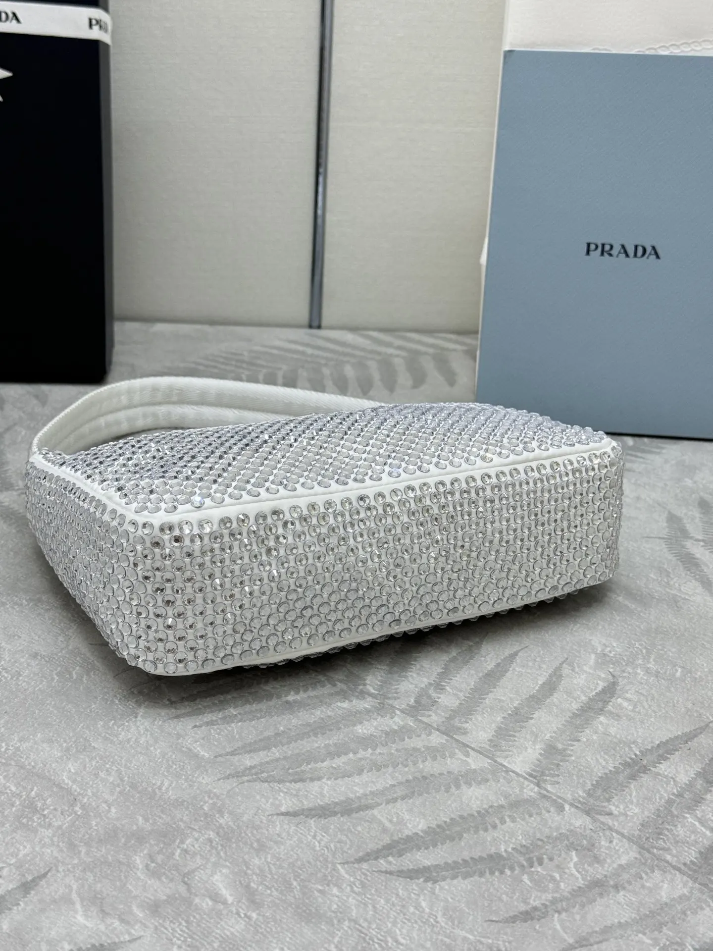 Hobo 2000 Crystal-Embellished Shoulder Bag D59011182 — view 5