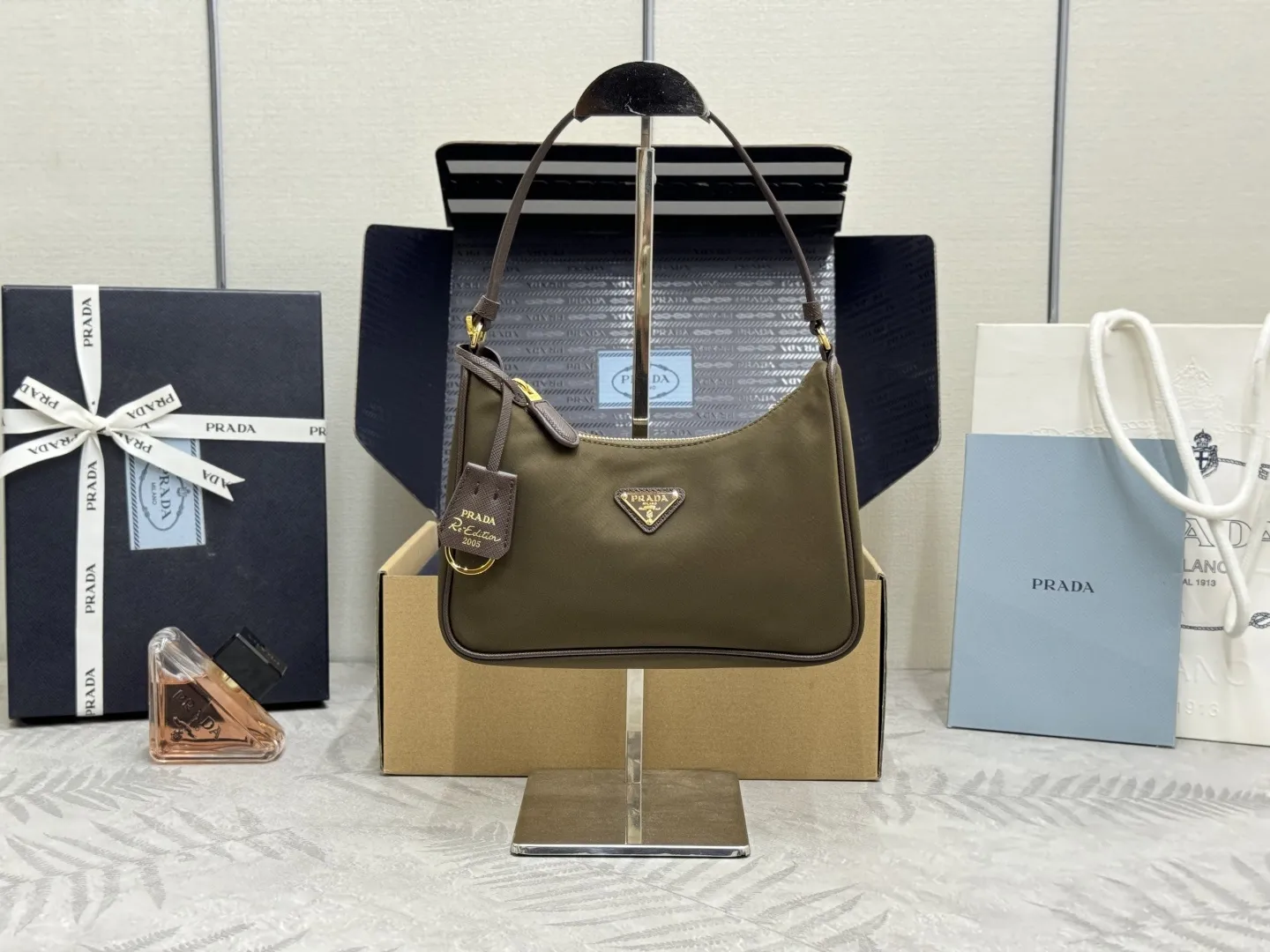 Prada Re-Edition 2005 Hobo Shoulder Bag D57011211