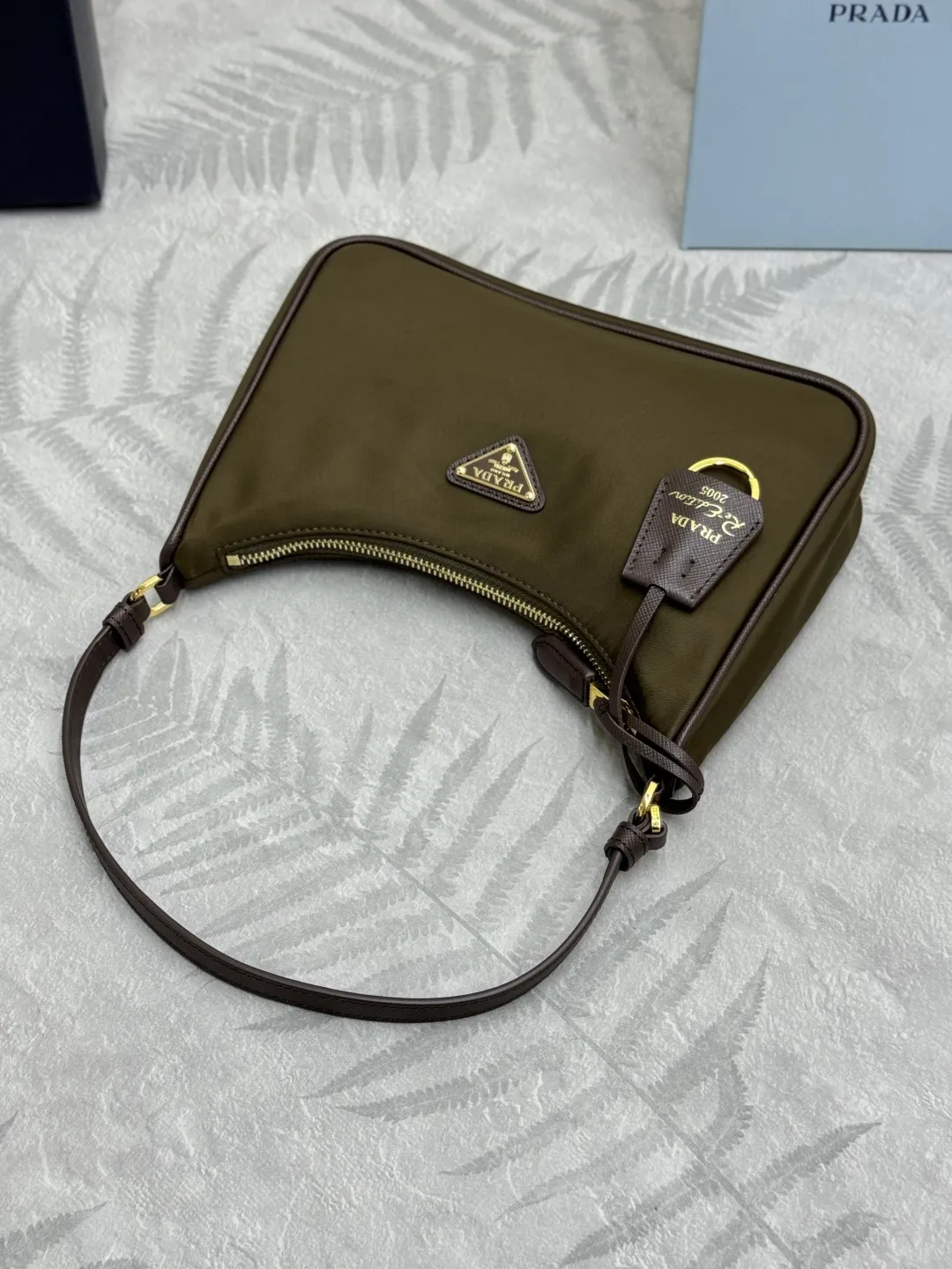 Prada Re-Edition 2005 Hobo Shoulder Bag D57011211 — view 6
